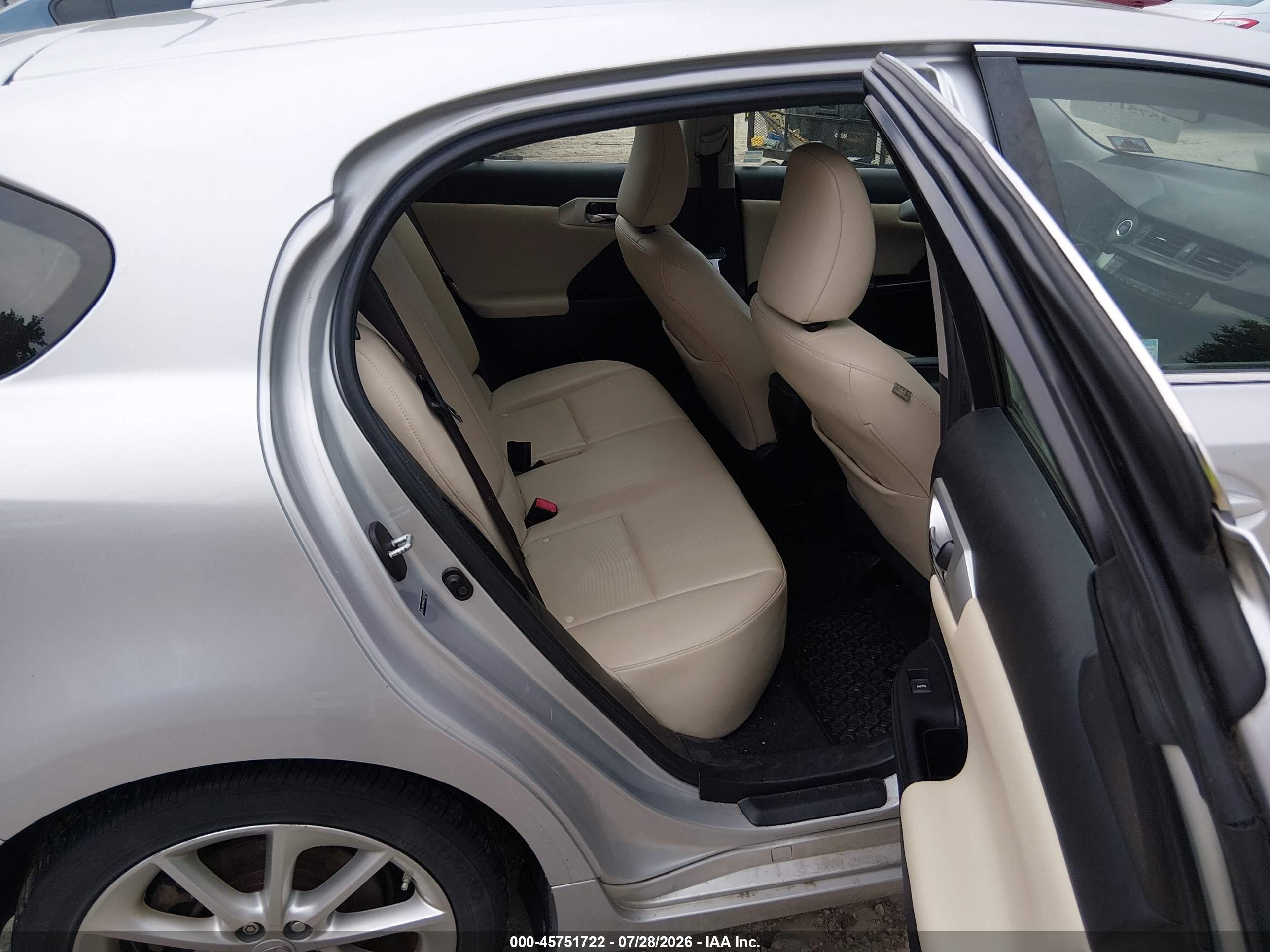 2013 Lexus Ct 200h   Silver vin: JTHKD5BH6D2152743