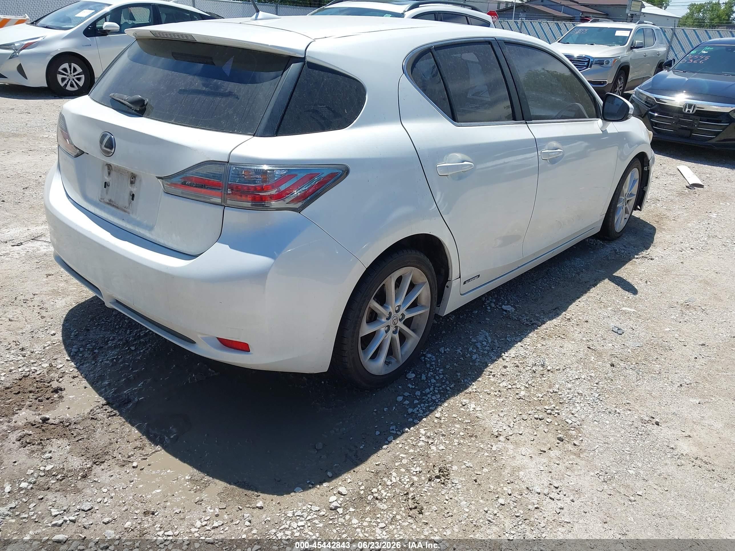 2013 Lexus Ct 200h   White vin: JTHKD5BH6D2165234