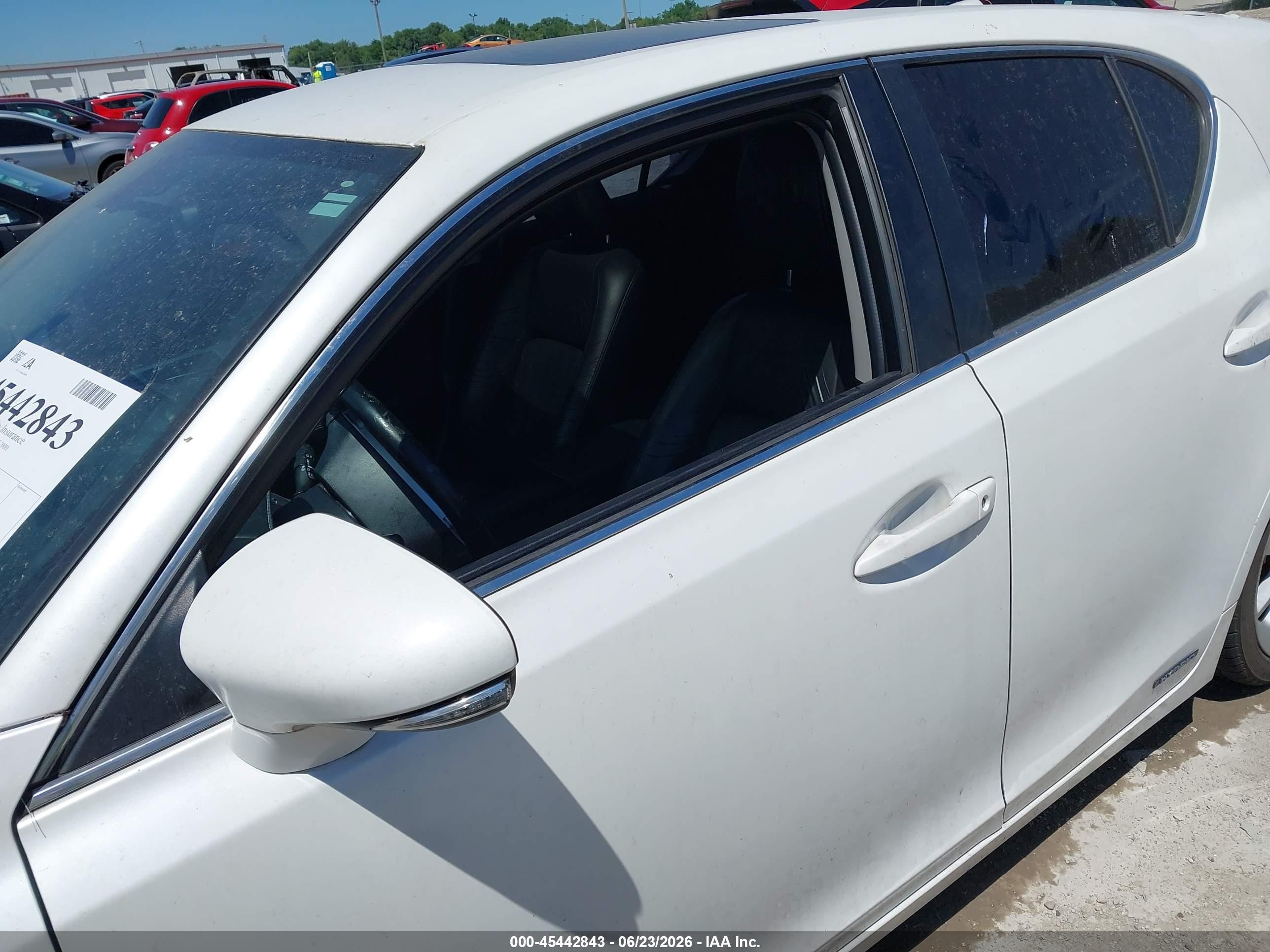 2013 Lexus Ct 200h   White vin: JTHKD5BH6D2165234