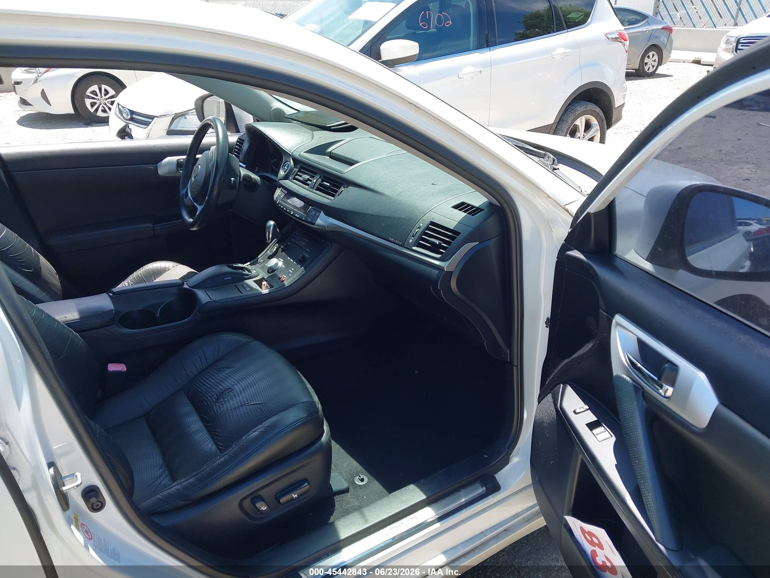2013 Lexus Ct 200h   White vin: JTHKD5BH6D2165234