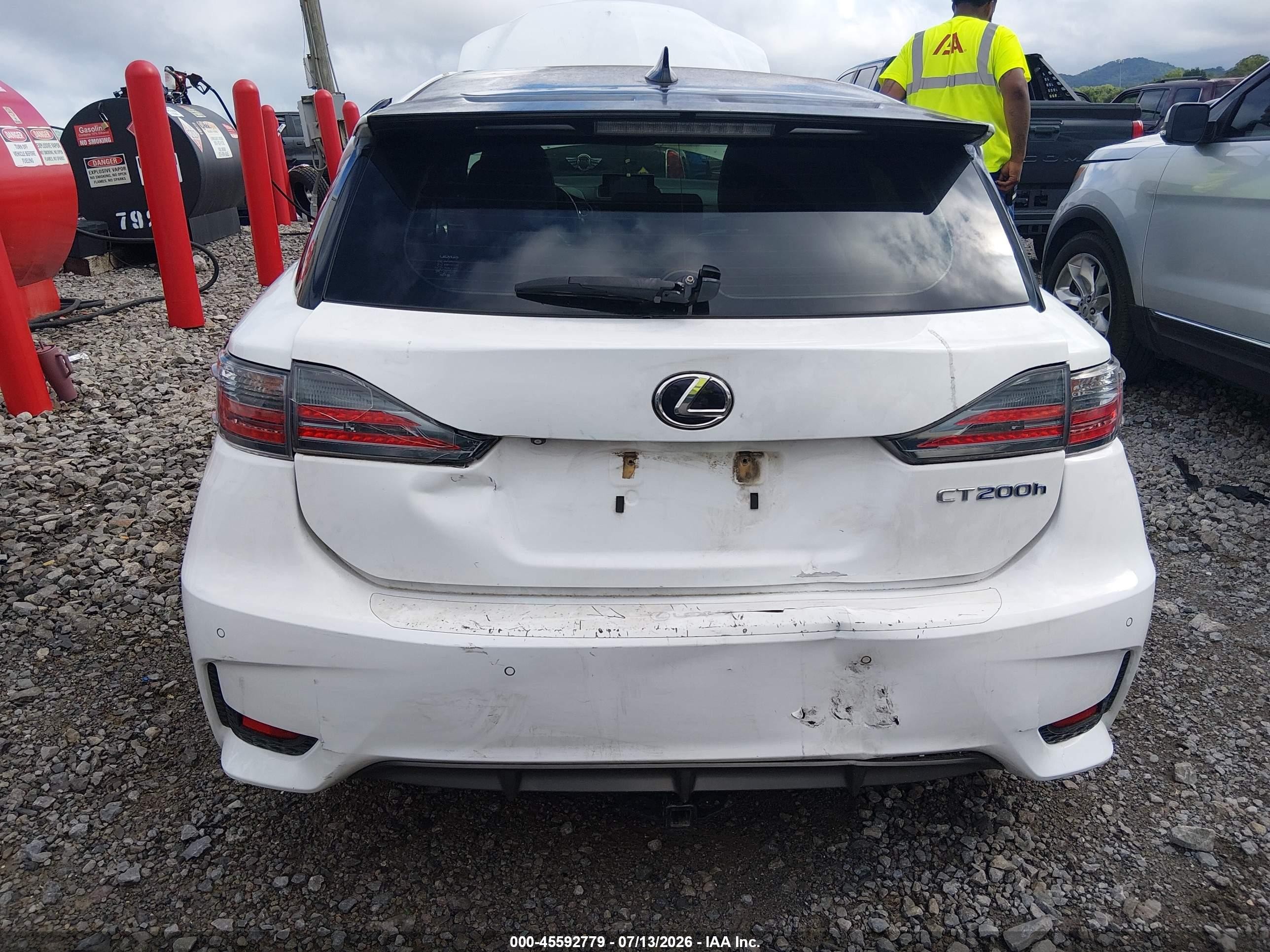 2014 Lexus Ct 200h   Silver vin: JTHKD5BH6E2174050