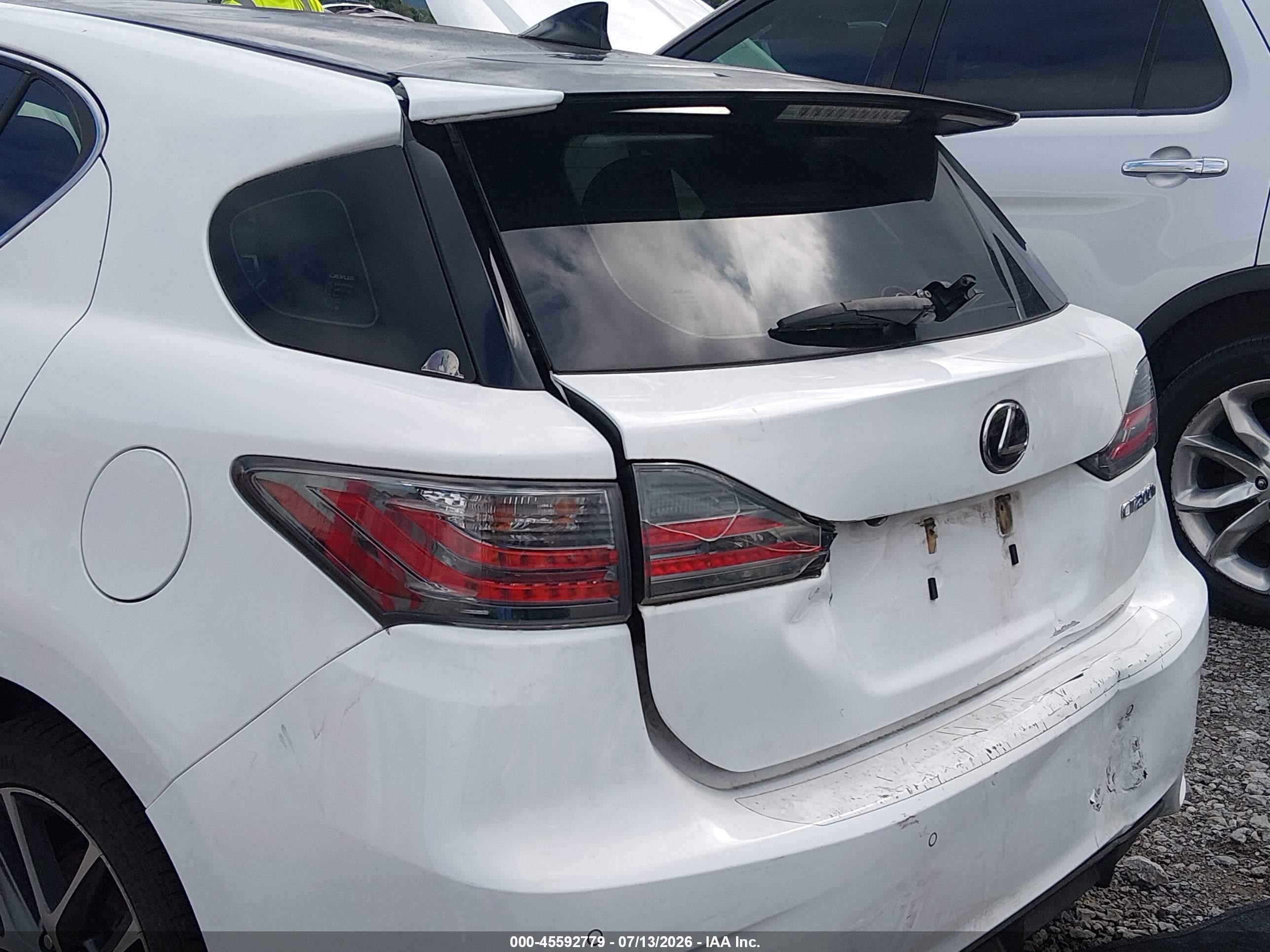 2014 Lexus Ct 200h   Silver vin: JTHKD5BH6E2174050