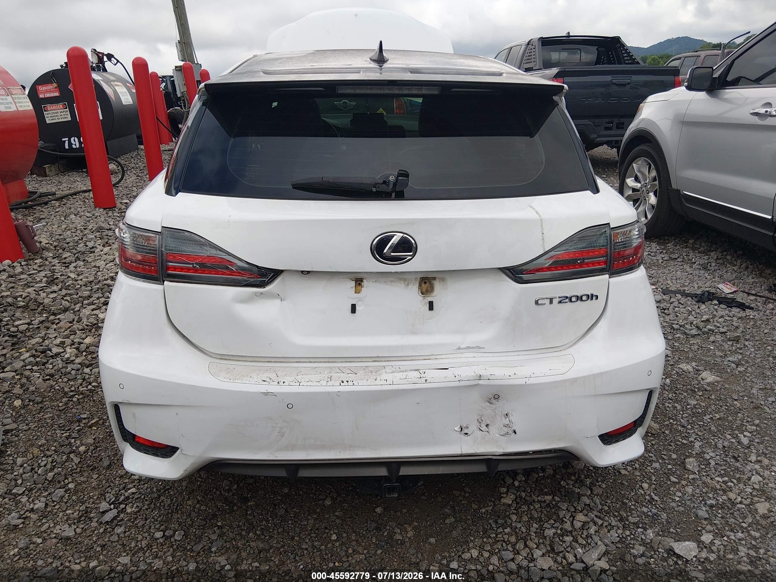 2014 Lexus Ct 200h   Silver vin: JTHKD5BH6E2174050