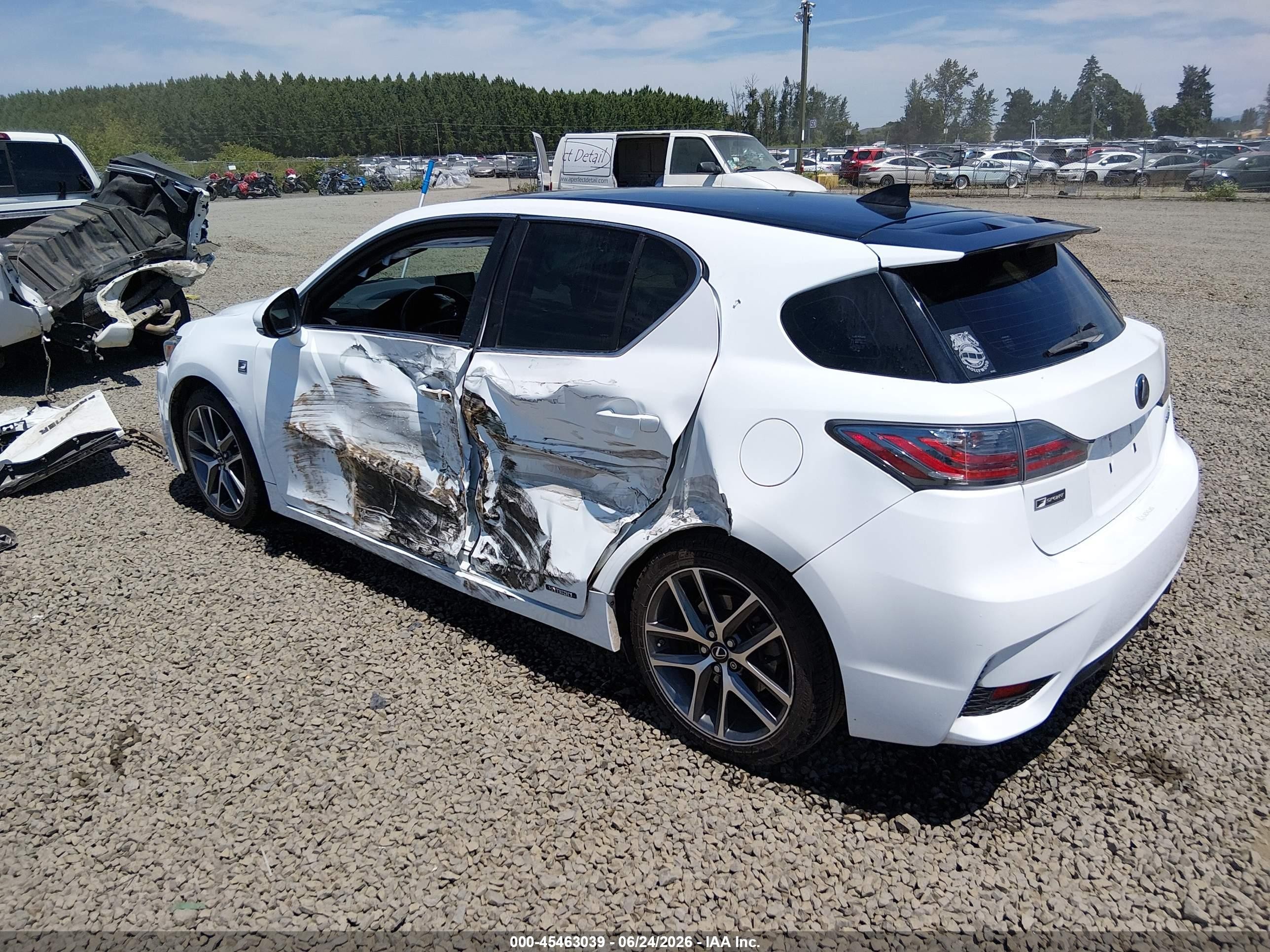 2015 Lexus Ct 200h   White vin: JTHKD5BH6F2245958