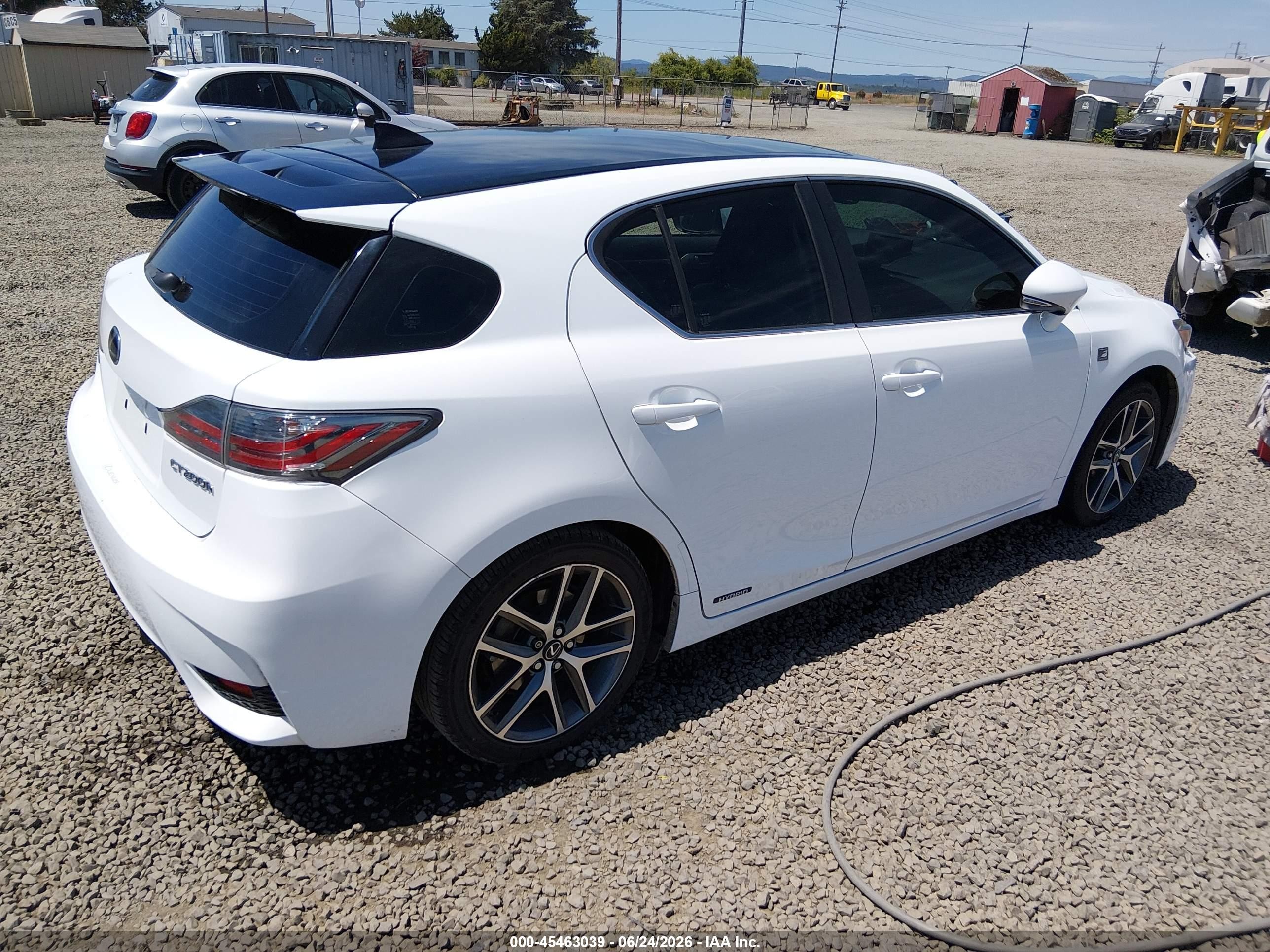 2015 Lexus Ct 200h   White vin: JTHKD5BH6F2245958