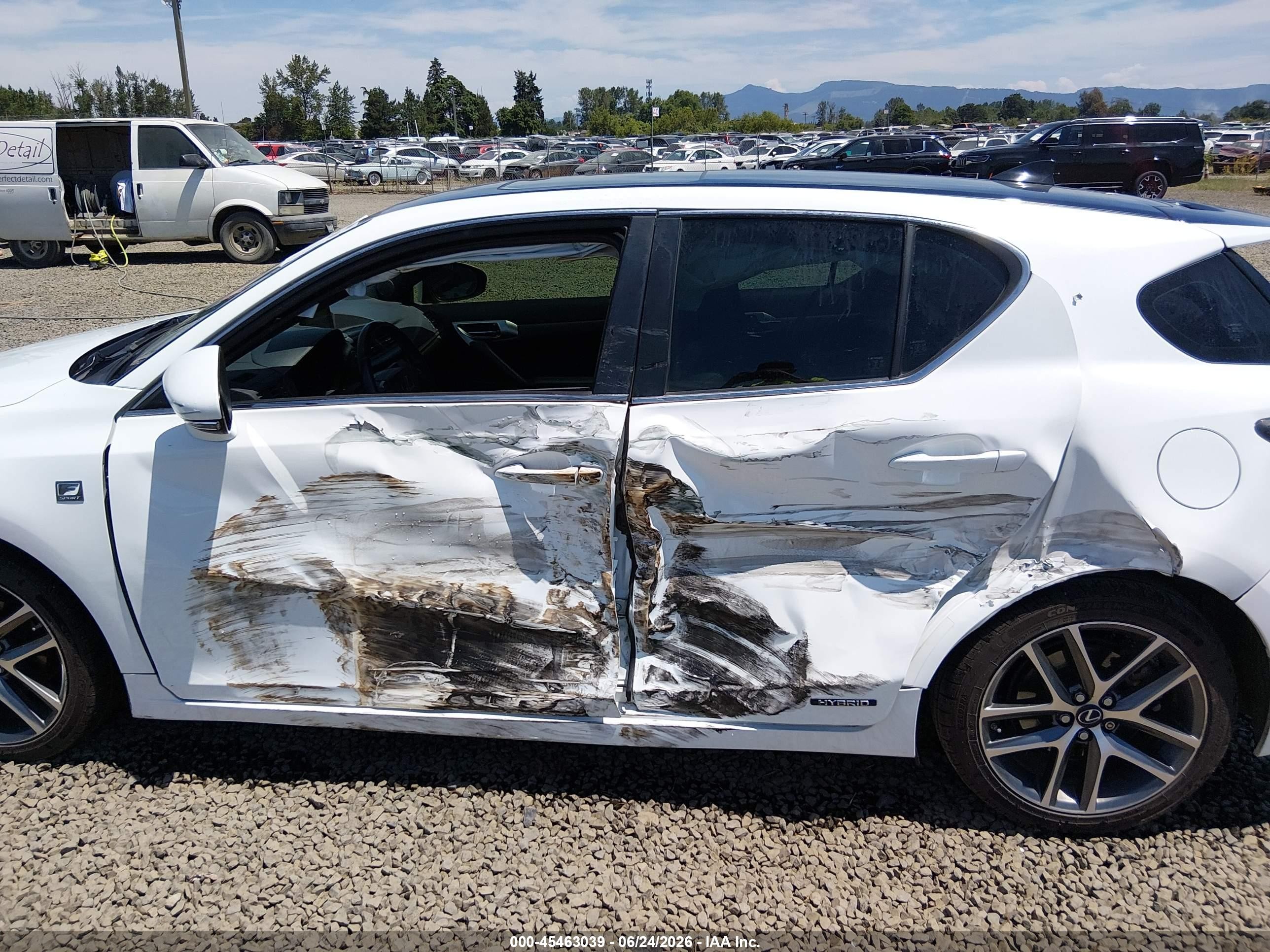 2015 Lexus Ct 200h   White vin: JTHKD5BH6F2245958