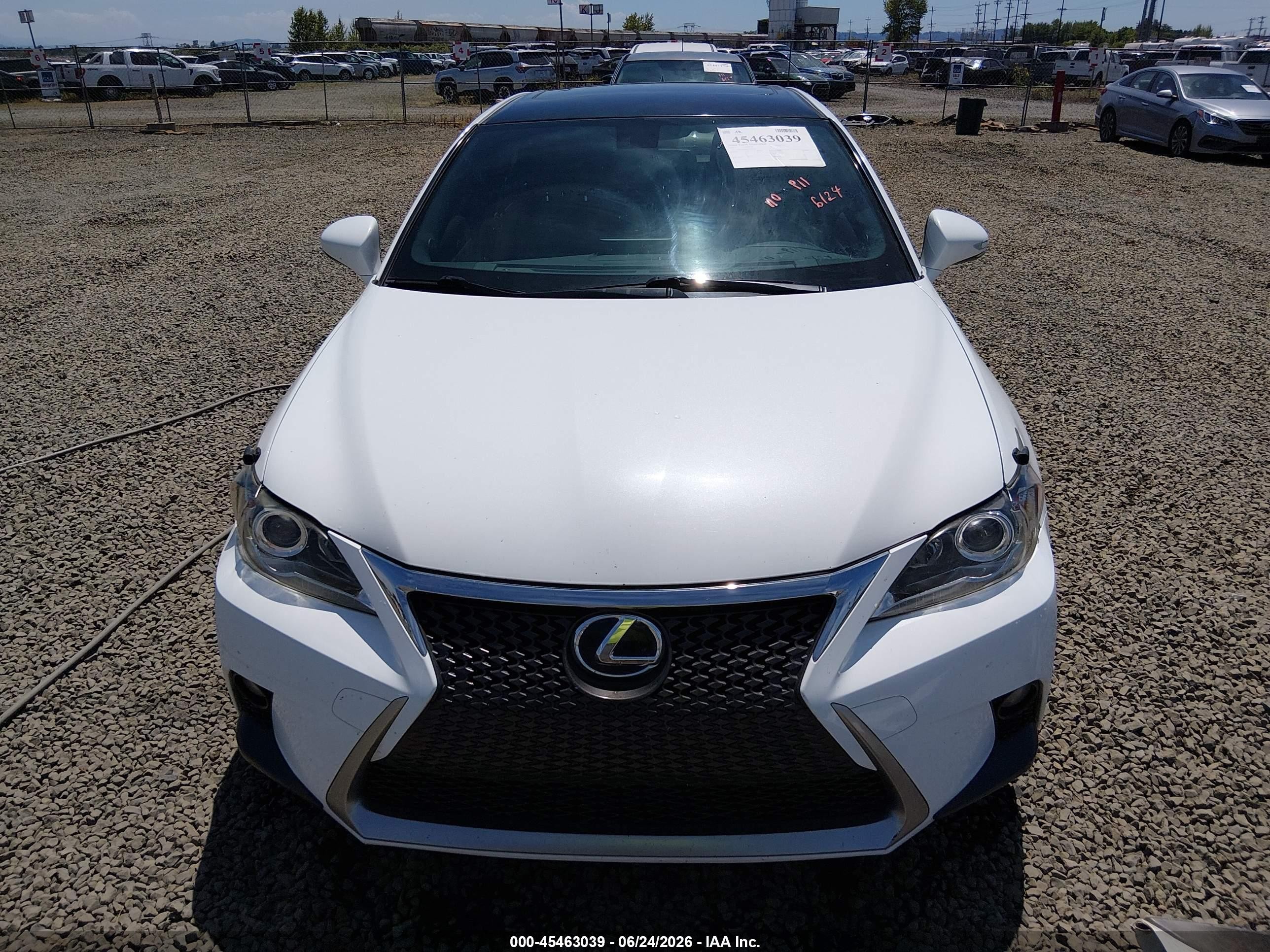 2015 Lexus Ct 200h   White vin: JTHKD5BH6F2245958