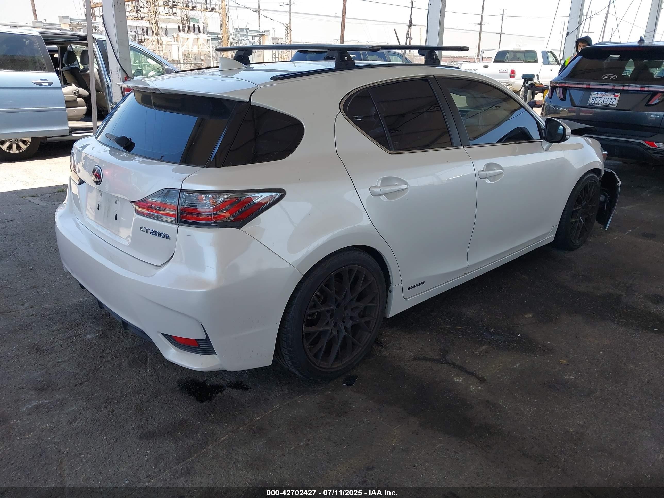 2017 Lexus Ct 200h   White vin: JTHKD5BH6H2280289