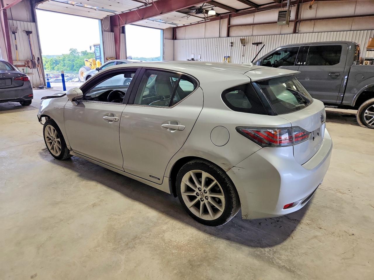 2011 Lexus Ct 200 Silver vin: JTHKD5BH7B2019972