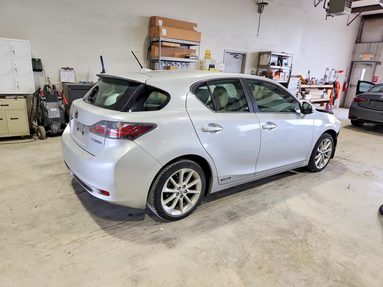 2011 Lexus Ct 200 Silver vin: JTHKD5BH7B2019972