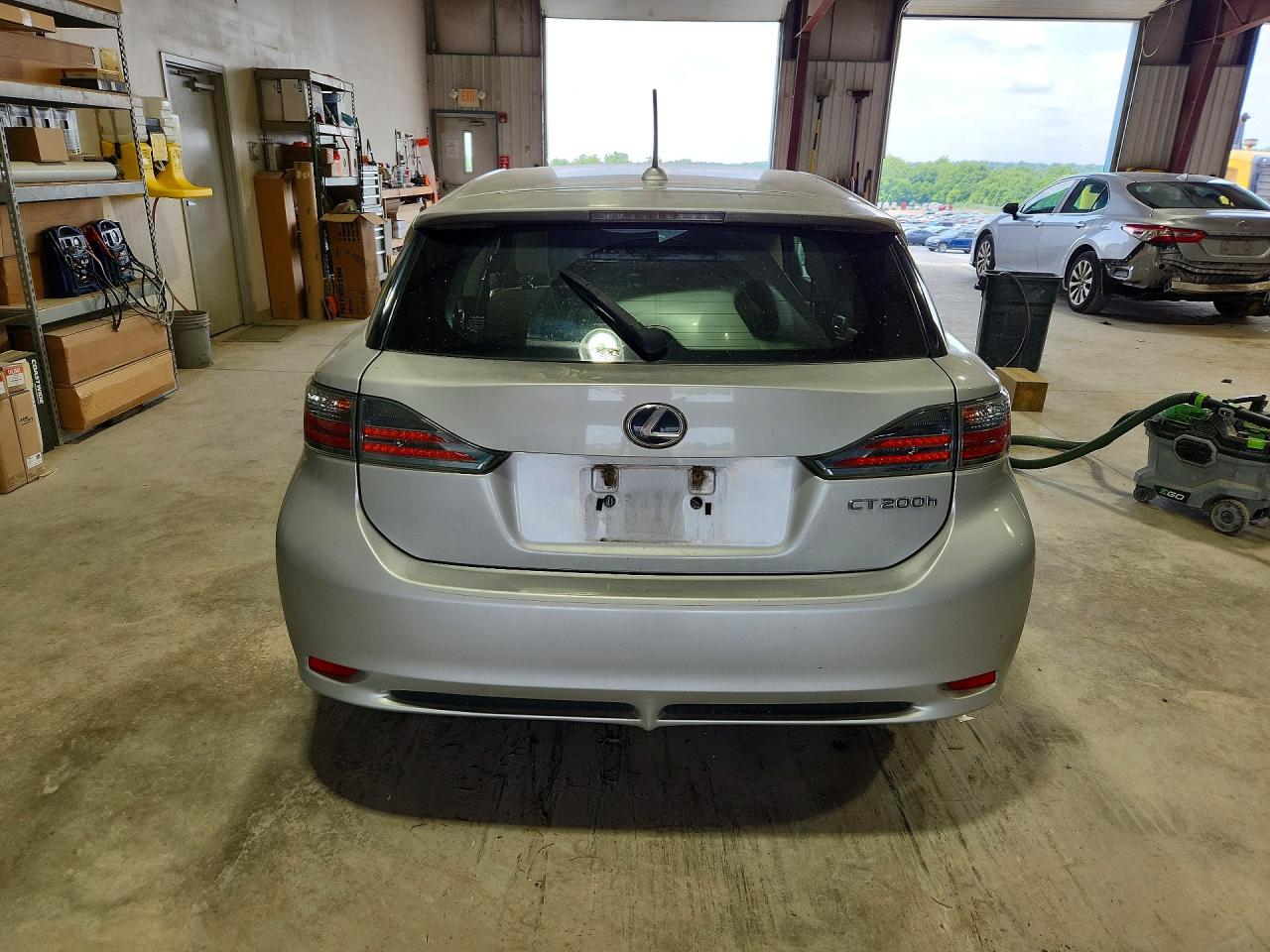 2011 Lexus Ct 200 Silver vin: JTHKD5BH7B2019972