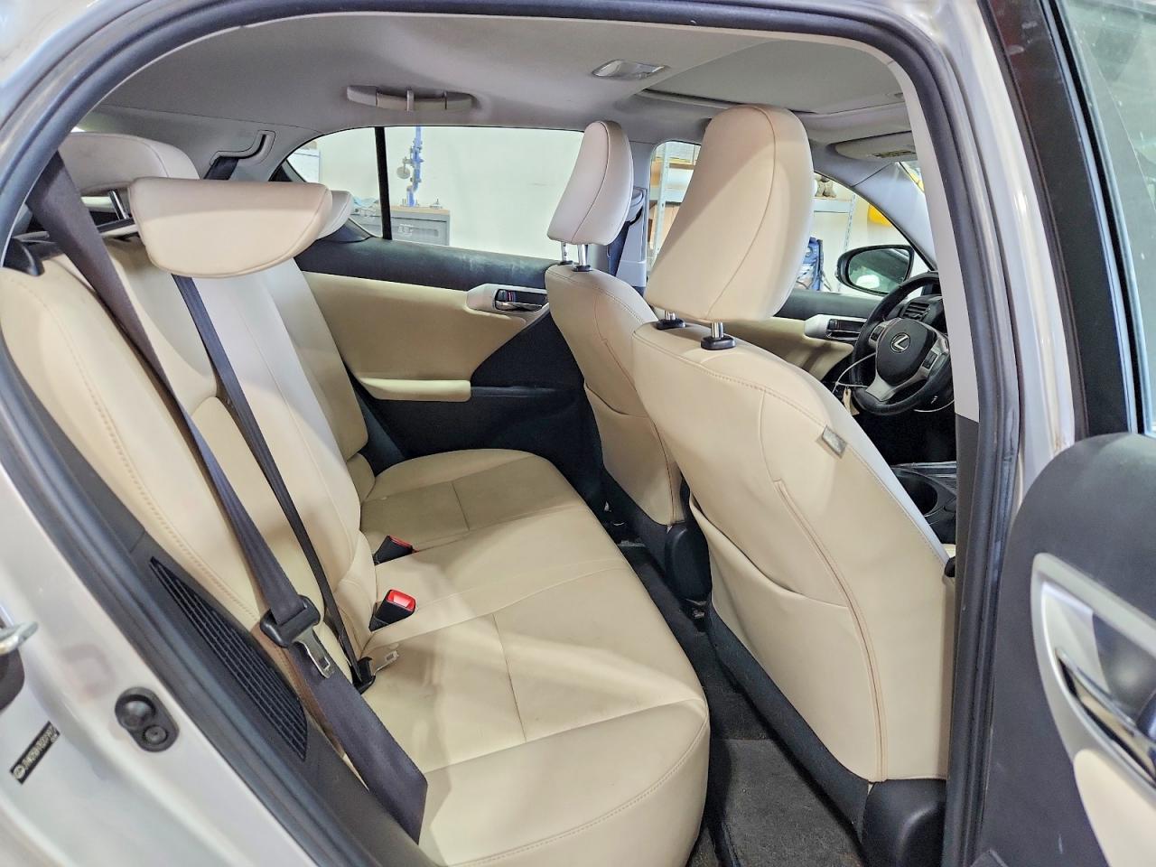 2011 Lexus Ct 200 Silver vin: JTHKD5BH7B2019972