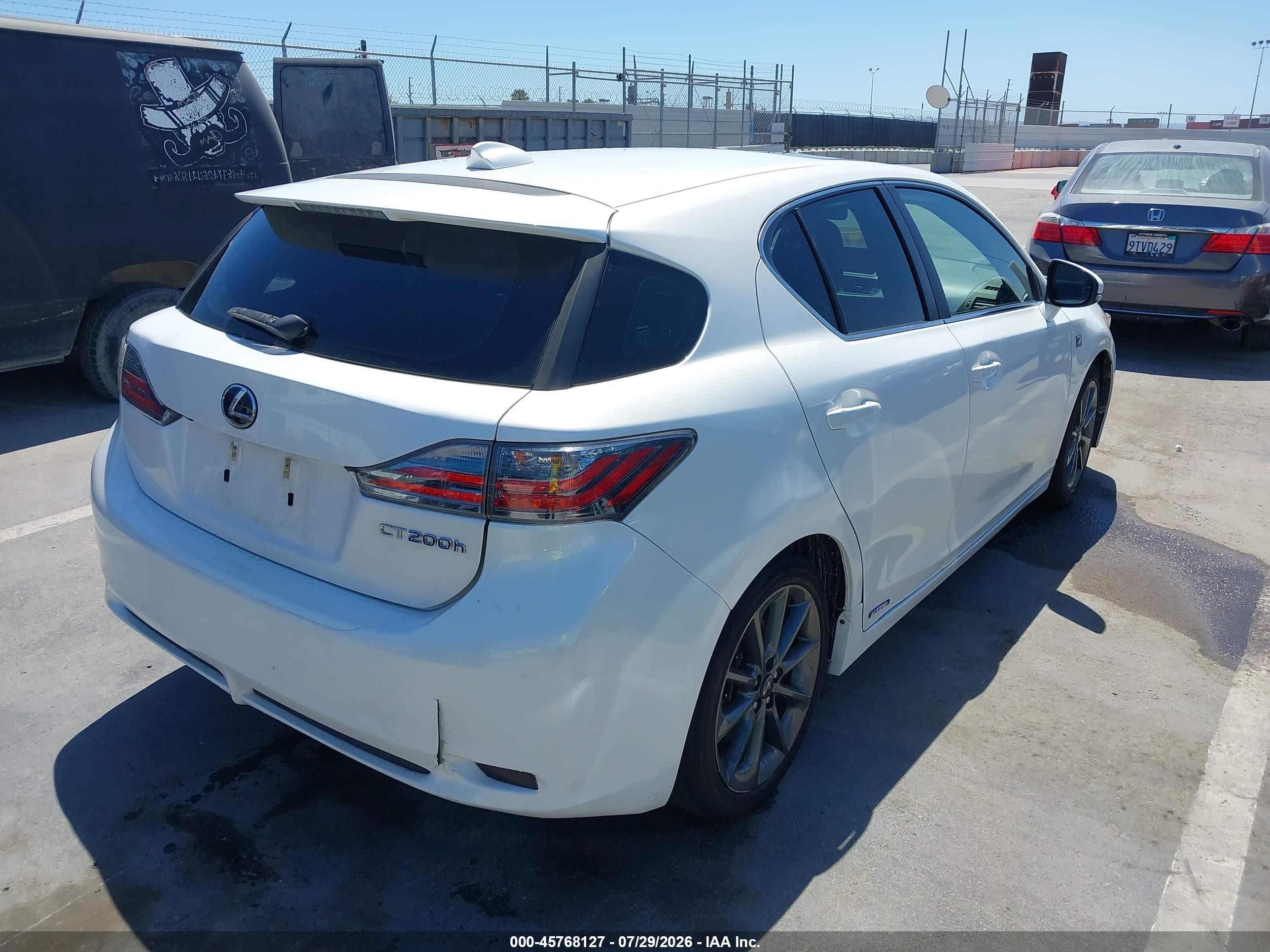 2012 Lexus Ct 200h Premium White vin: JTHKD5BH7C2075525