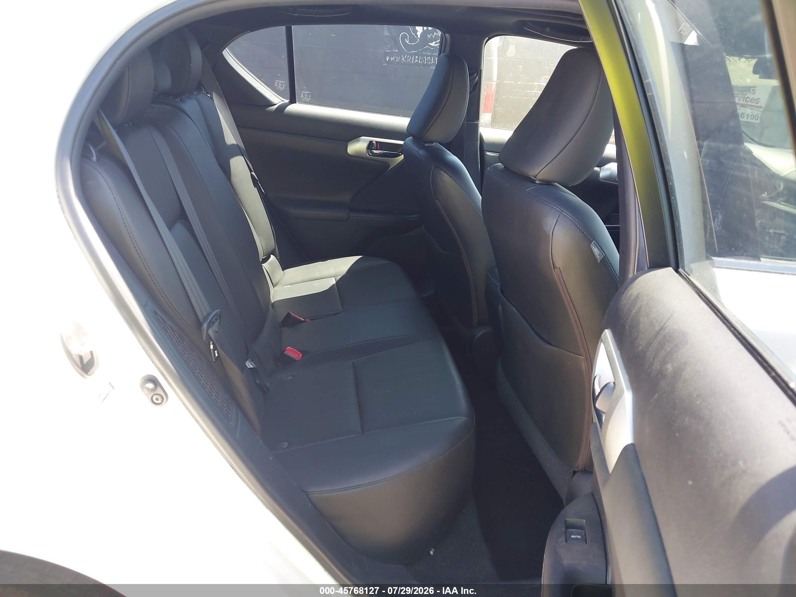 2012 Lexus Ct 200h Premium White vin: JTHKD5BH7C2075525
