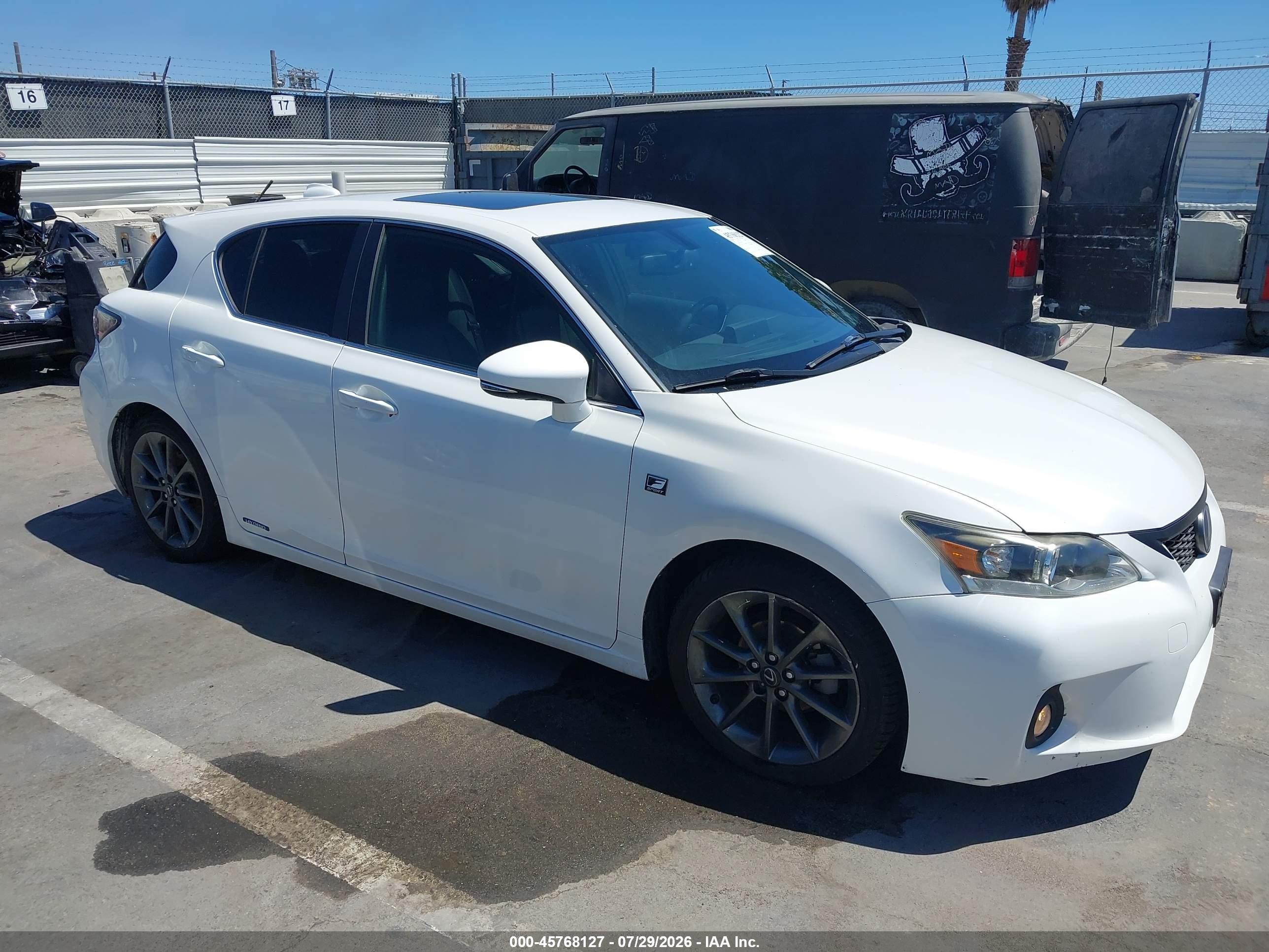 2012 Lexus Ct 200h Premium White vin: JTHKD5BH7C2075525