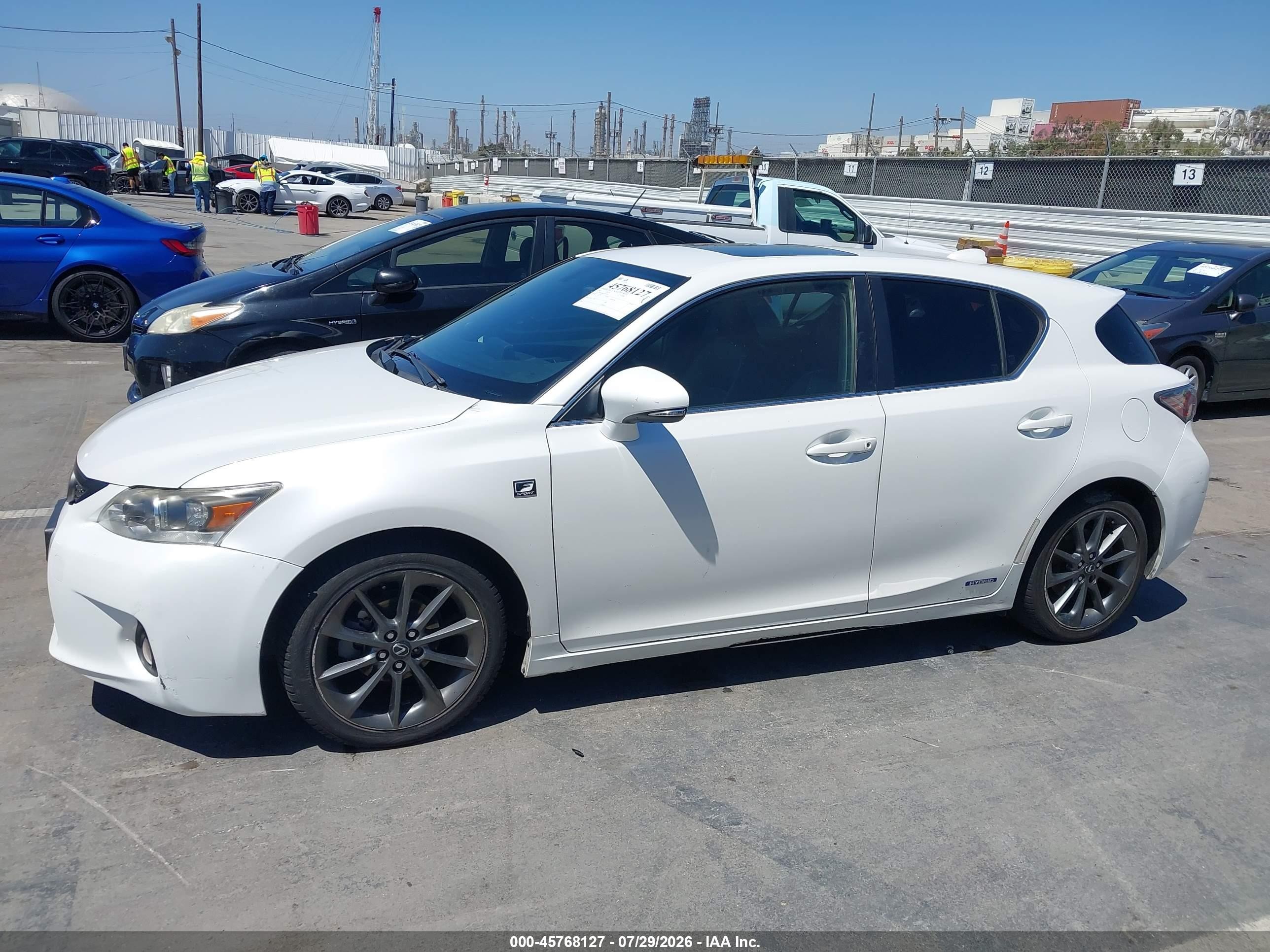2012 Lexus Ct 200h Premium White vin: JTHKD5BH7C2075525