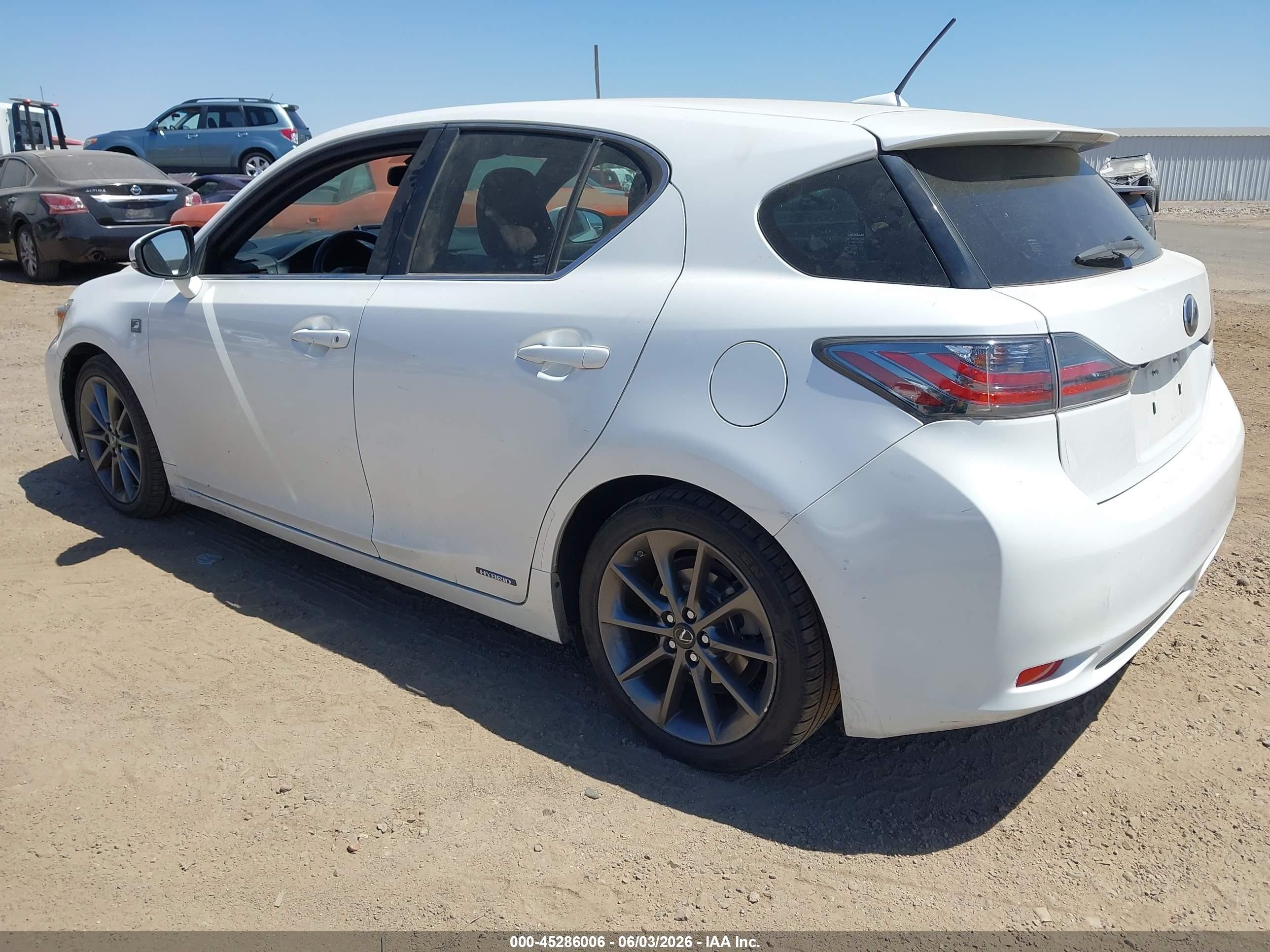 2012 Lexus Ct 200h Premium White vin: JTHKD5BH7C2111374