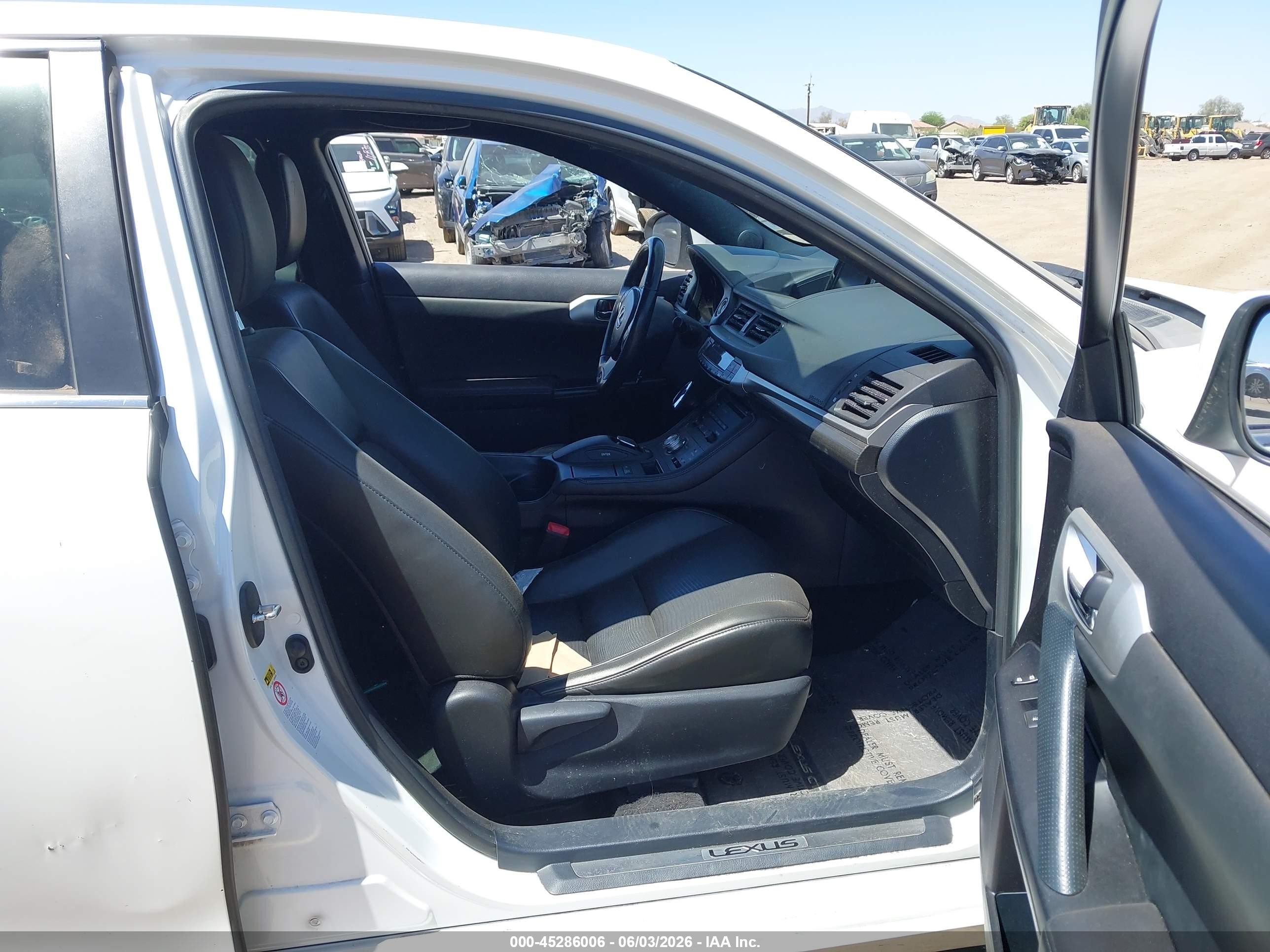 2012 Lexus Ct 200h Premium White vin: JTHKD5BH7C2111374