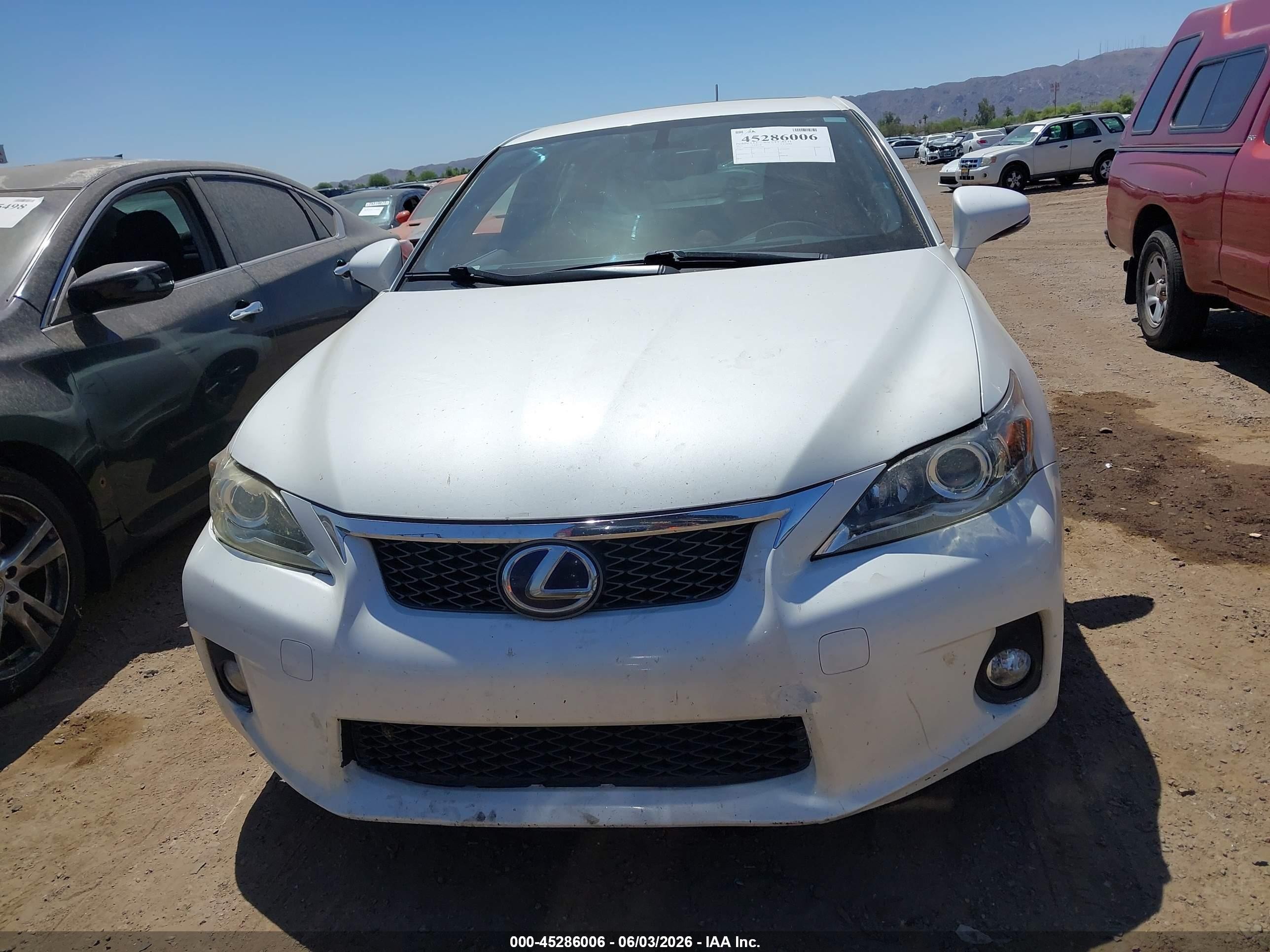 2012 Lexus Ct 200h Premium White vin: JTHKD5BH7C2111374