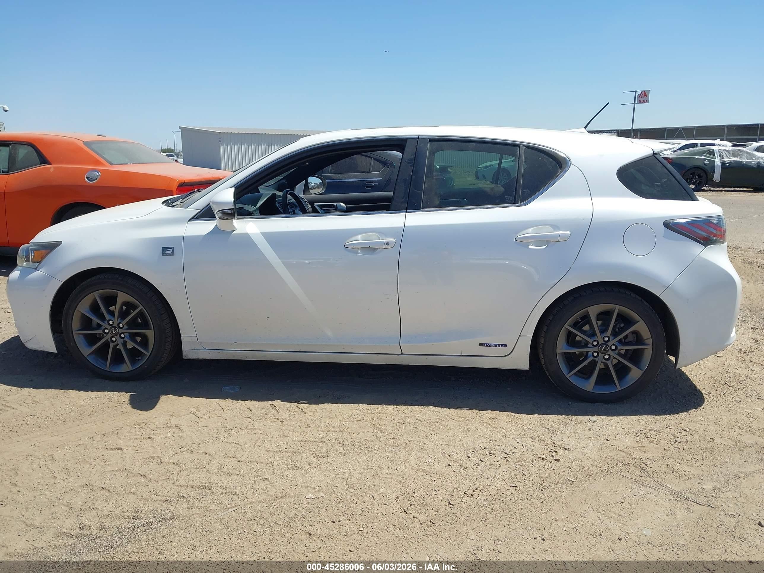 2012 Lexus Ct 200h Premium White vin: JTHKD5BH7C2111374