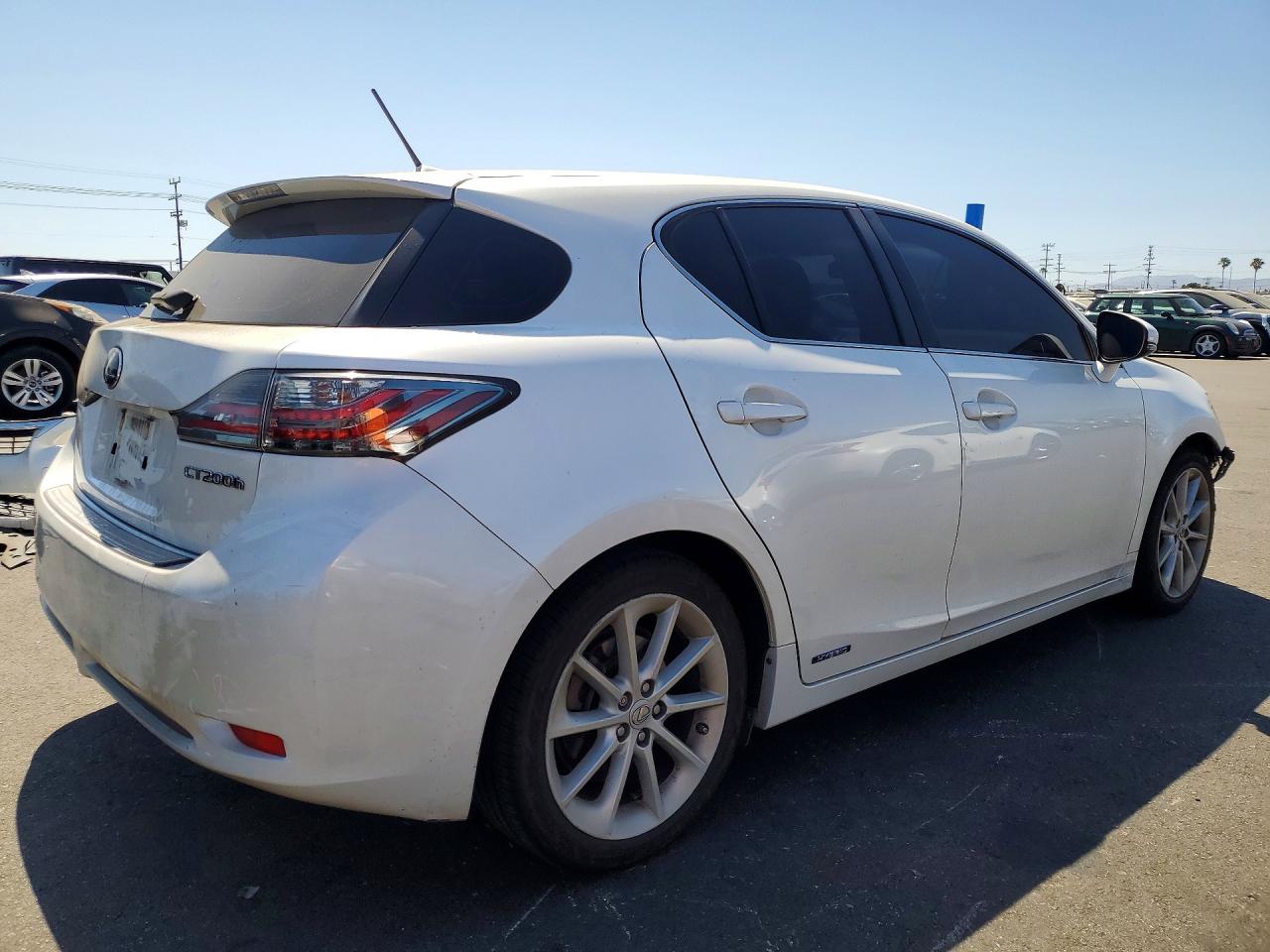 2013 Lexus Ct 200 White vin: JTHKD5BH7D2157952