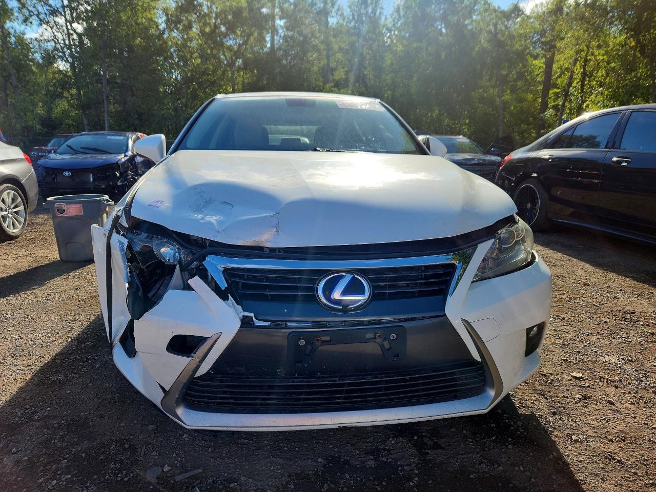 2014 Lexus Ct 200 White vin: JTHKD5BH7E2200185