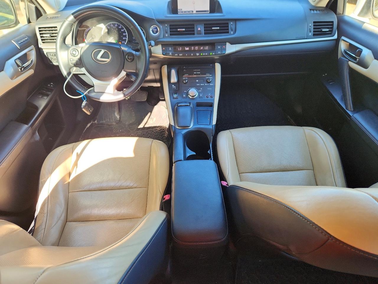 2014 Lexus Ct 200 White vin: JTHKD5BH7E2200185