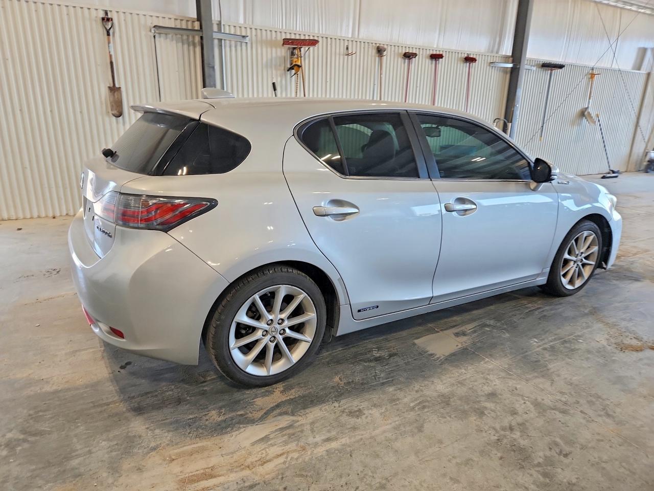 2011 Lexus Ct 200 Серебряный vin: JTHKD5BH8B2006602
