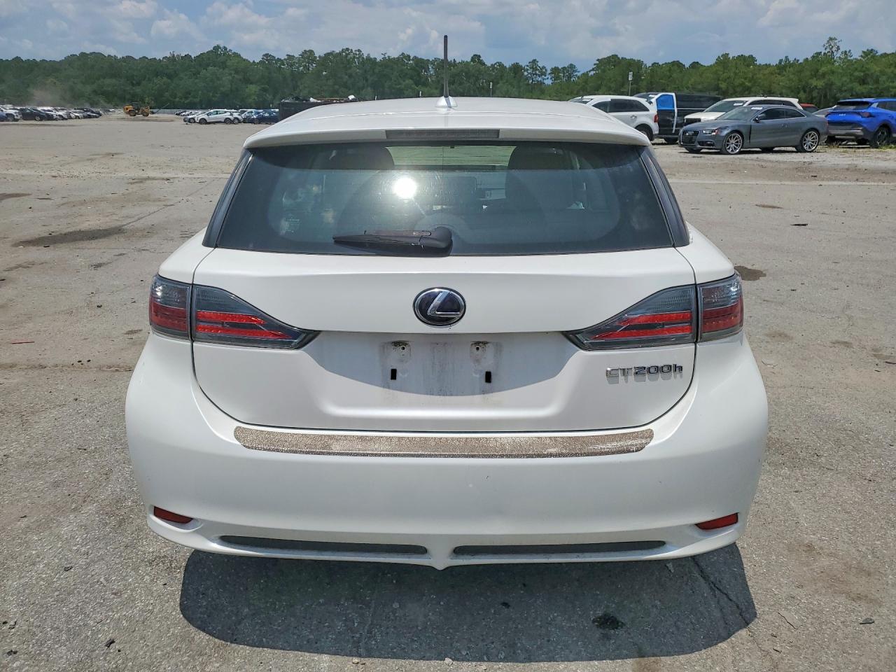 2012 Lexus Ct 200 White vin: JTHKD5BH8C2082712