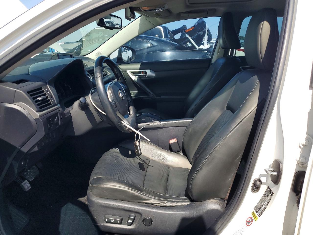 2012 Lexus Ct 200h White vin: JTHKD5BH8C2104868