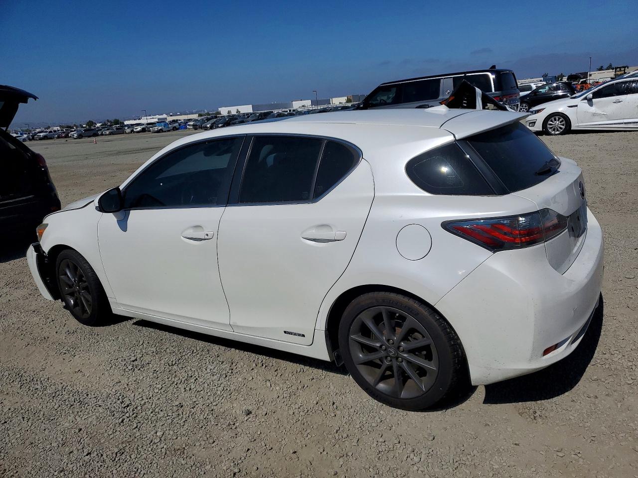 2012 Lexus Ct 200h White vin: JTHKD5BH8C2104868