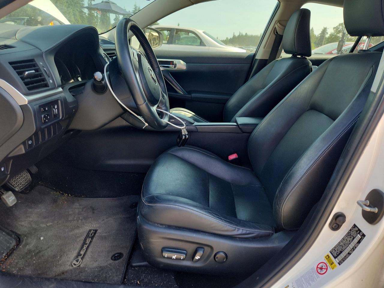 2012 Lexus Ct 200 White vin: JTHKD5BH8C2106877