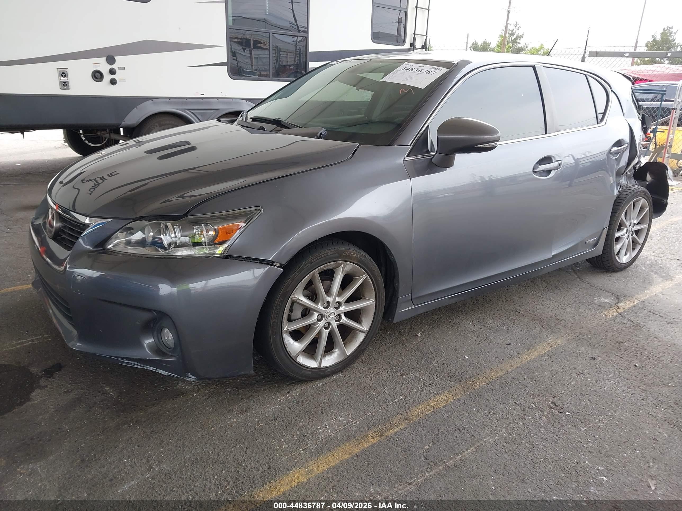2013 Lexus Ct 200h   Серый vin: JTHKD5BH8D2171732