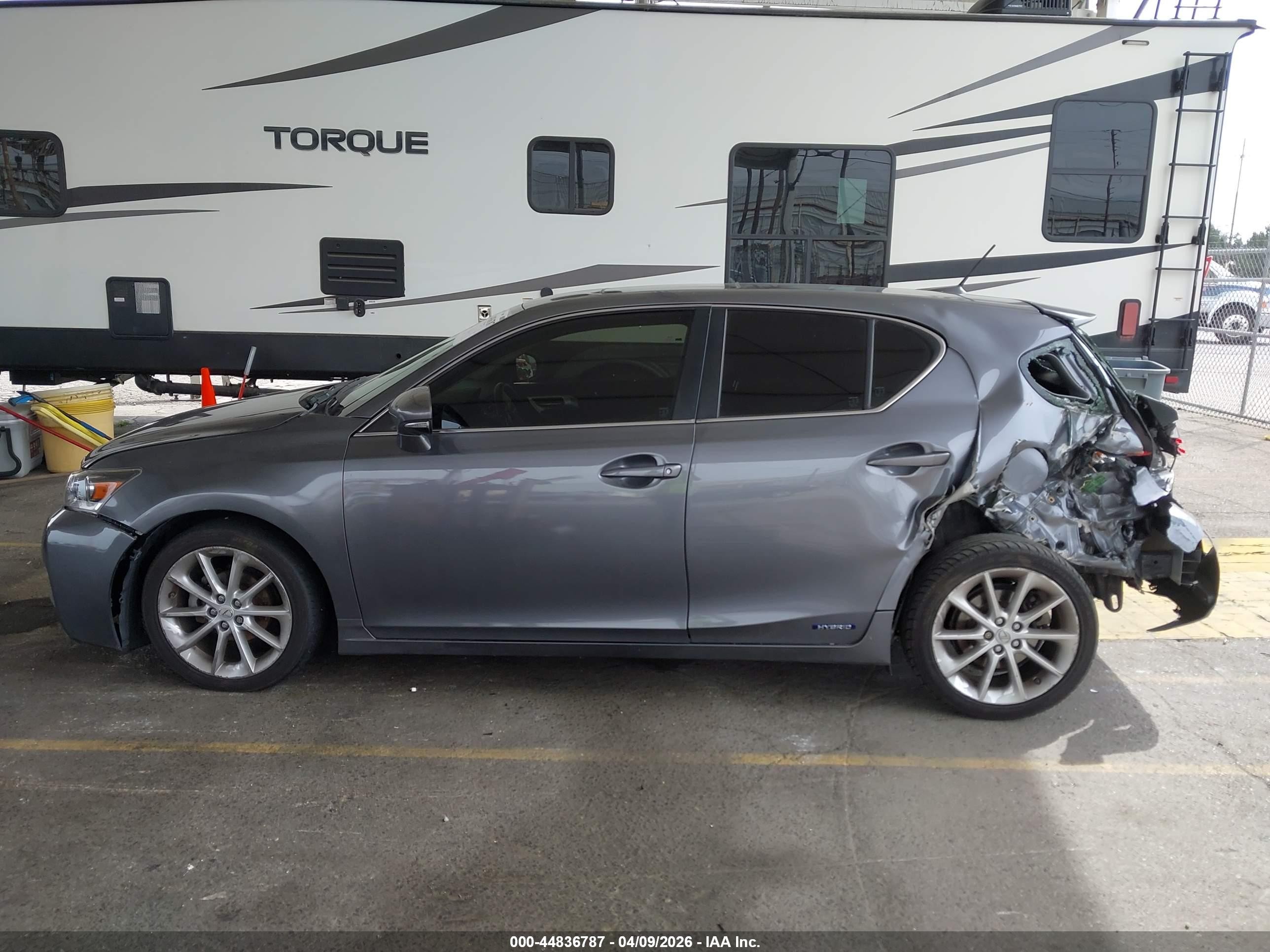 2013 Lexus Ct 200h   Серый vin: JTHKD5BH8D2171732