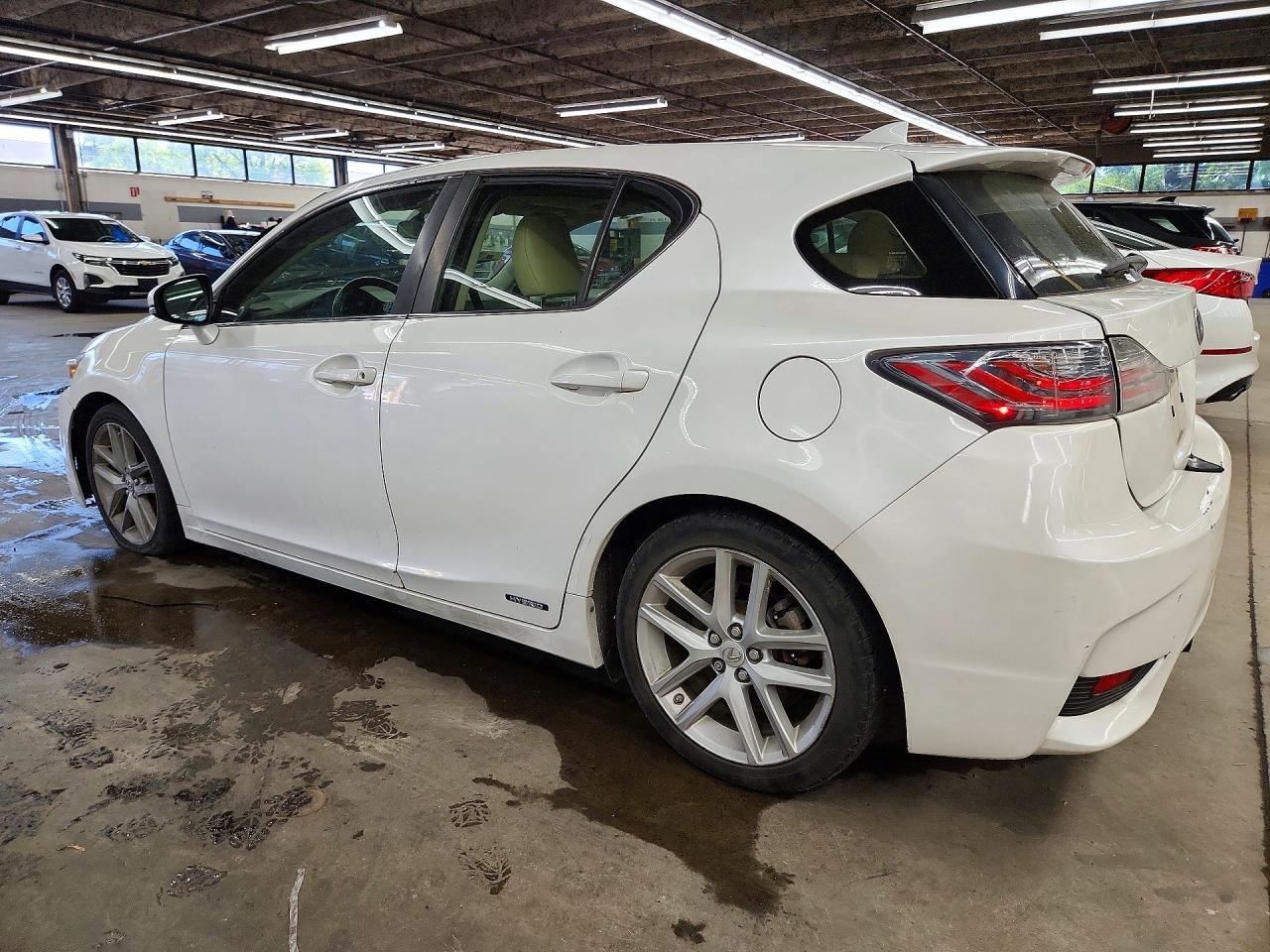 2014 Lexus Ct 200 White vin: JTHKD5BH8E2174681