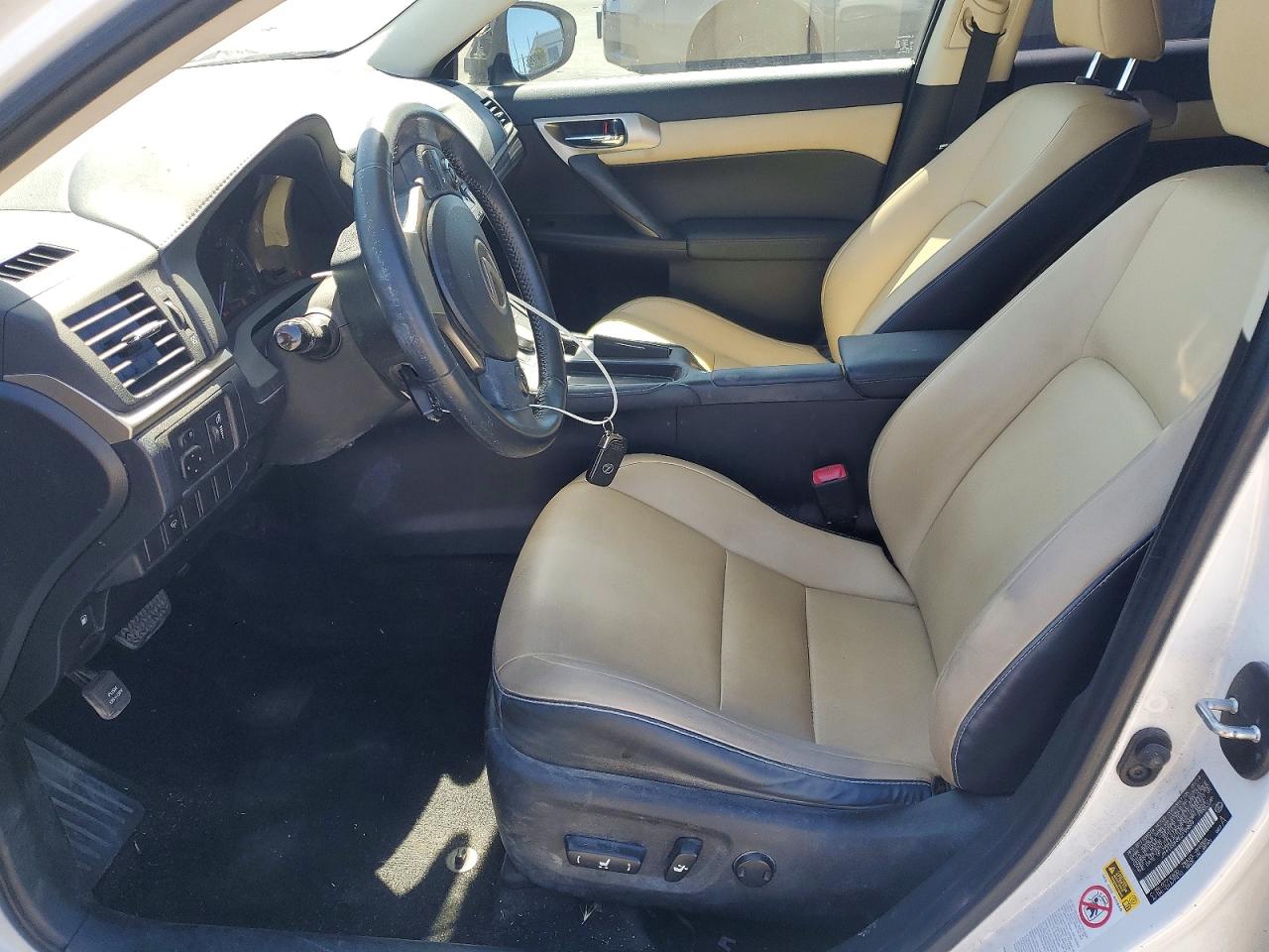2014 Lexus Ct 200 White vin: JTHKD5BH8E2195899