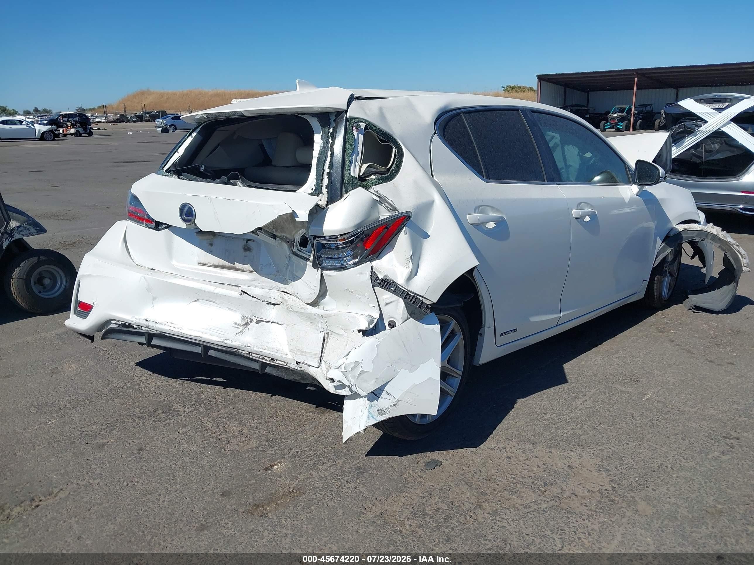 2015 Lexus Ct 200h White vin: JTHKD5BH8F2238204