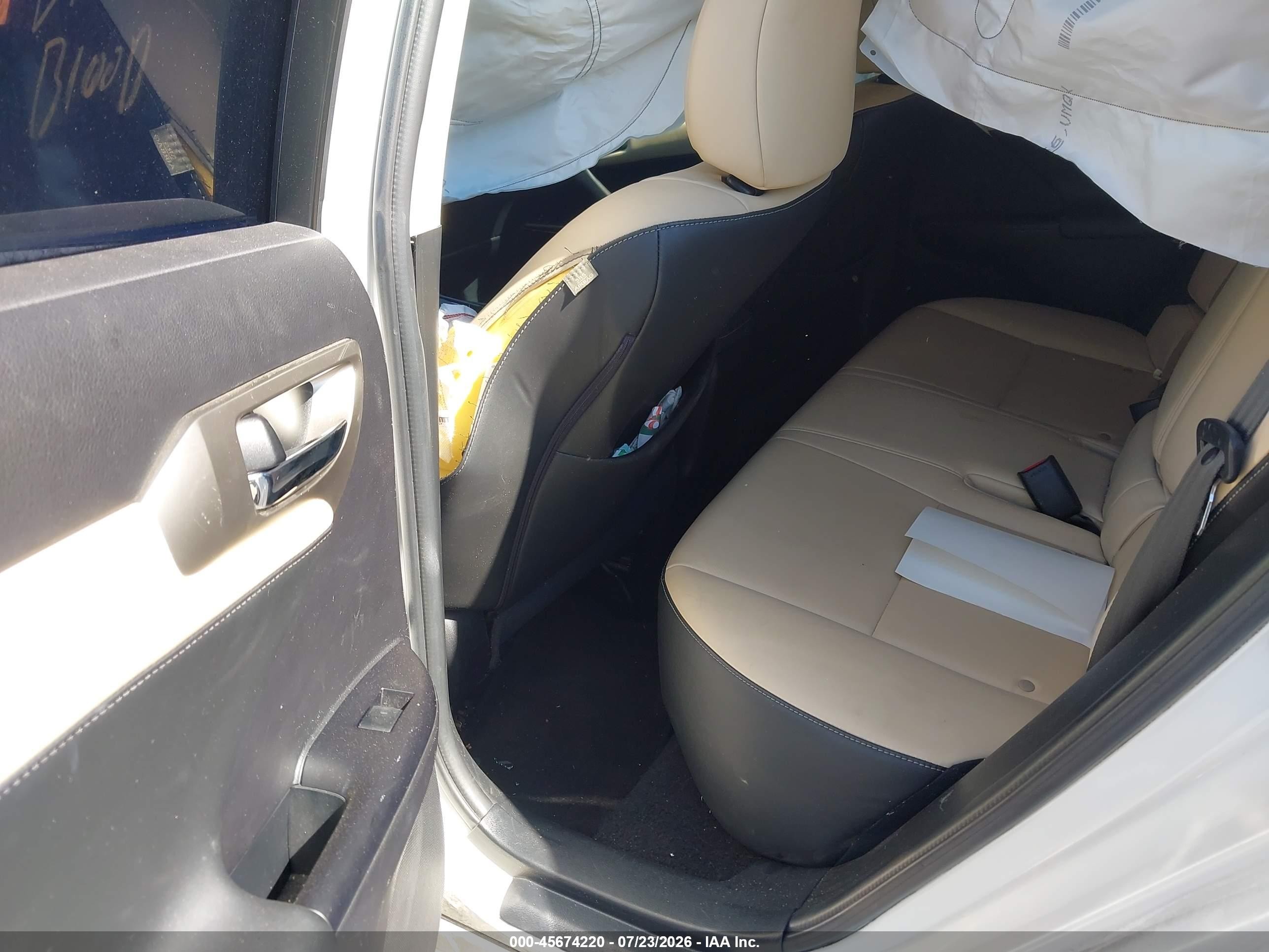 2015 Lexus Ct 200h White vin: JTHKD5BH8F2238204