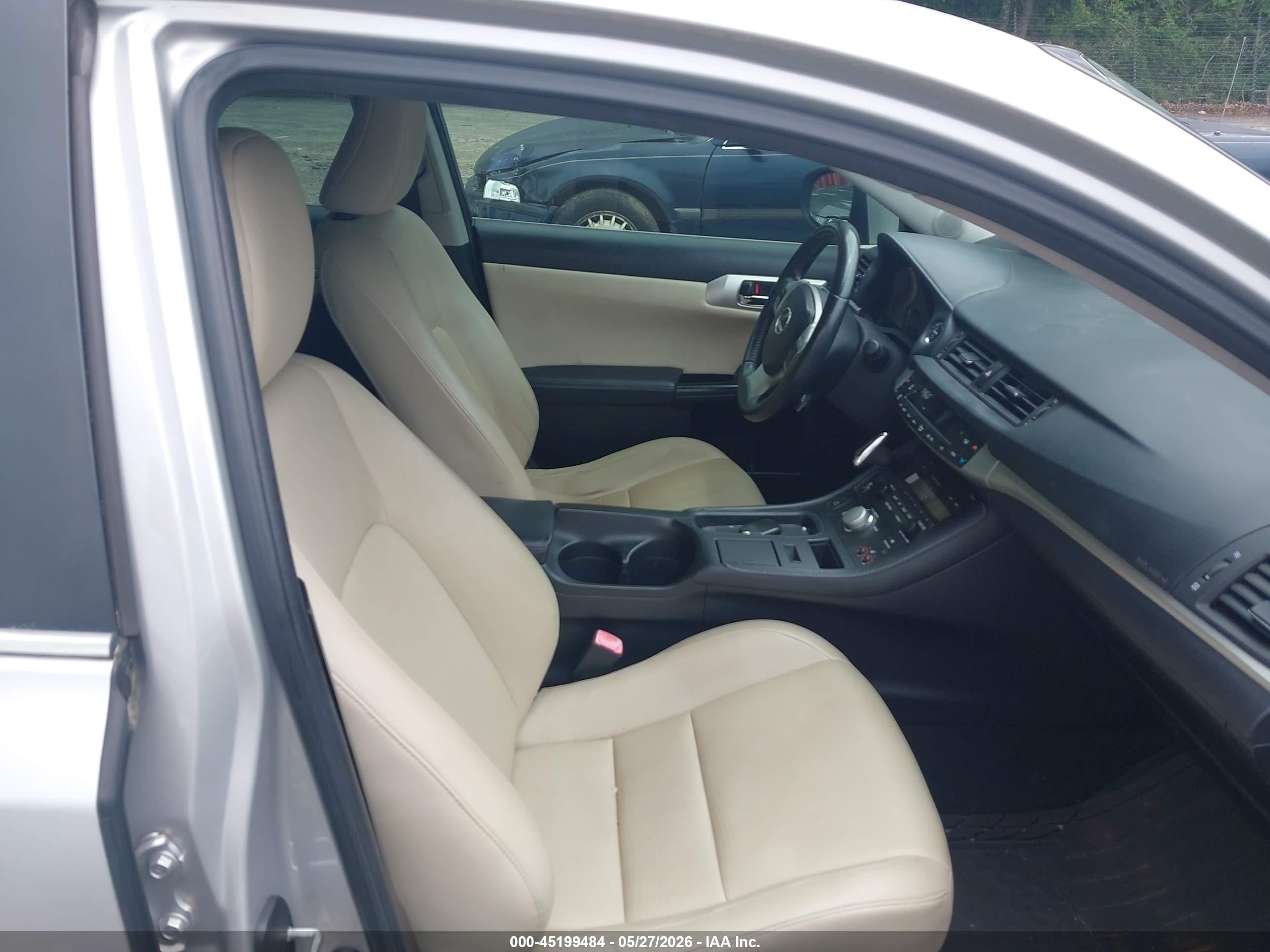 2011 Lexus Ct 200h Premium Серебряный vin: JTHKD5BH9B2015132