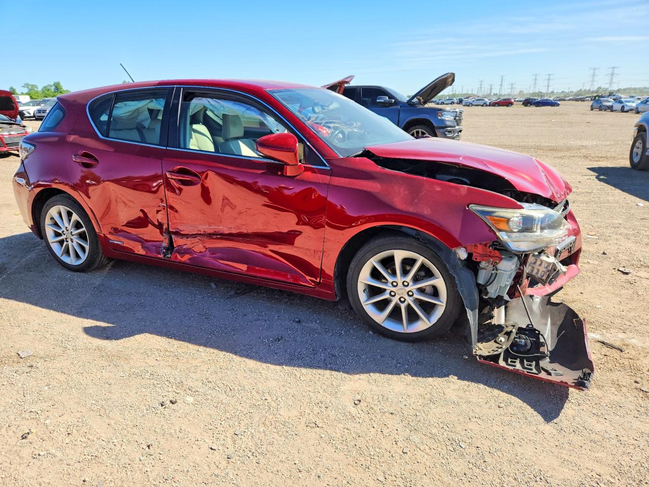 2011 Lexus Ct 200 Red vin: JTHKD5BH9B2015566