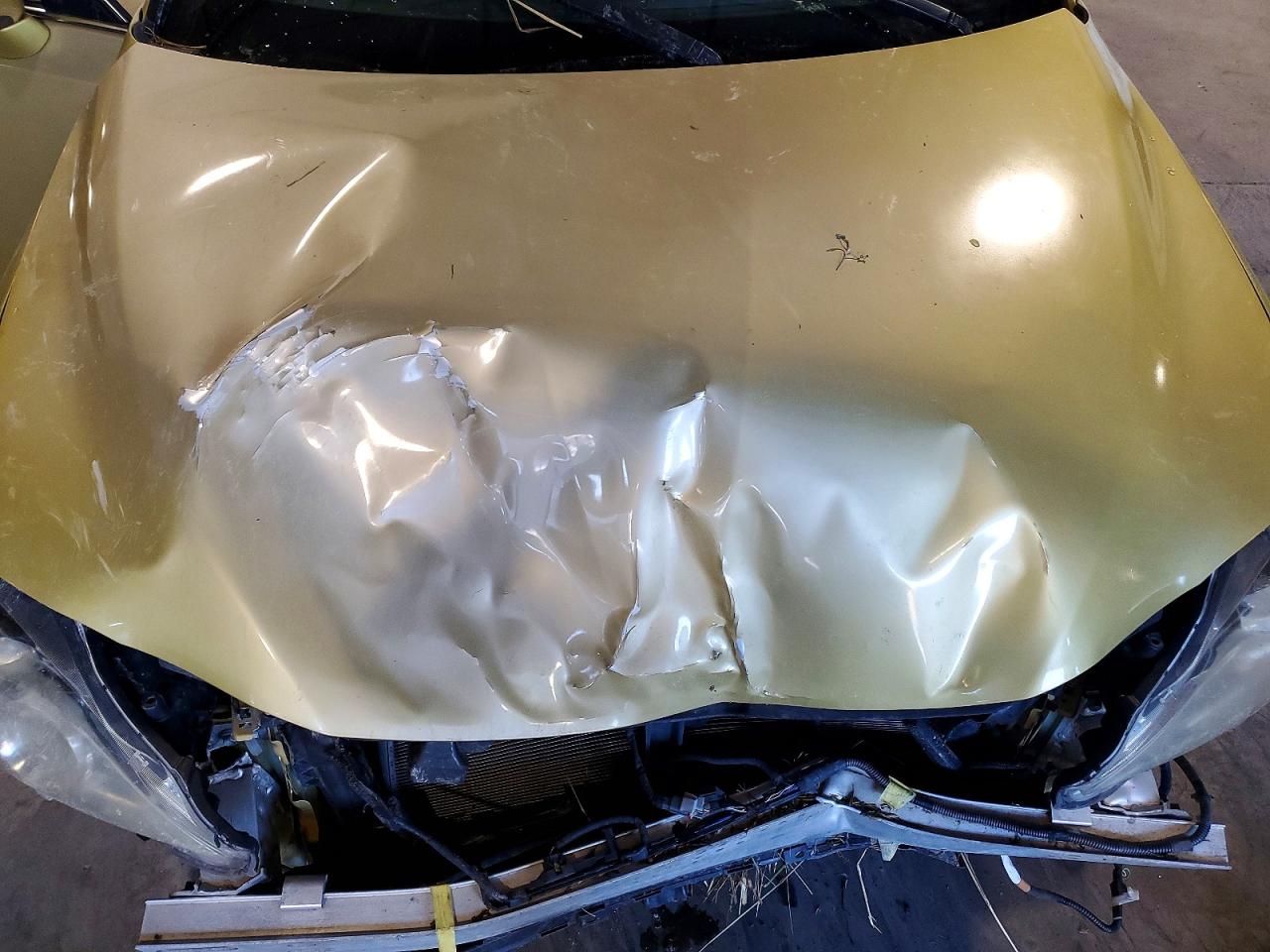 2011 Lexus Ct 200 Yellow vin: JTHKD5BH9B2030889