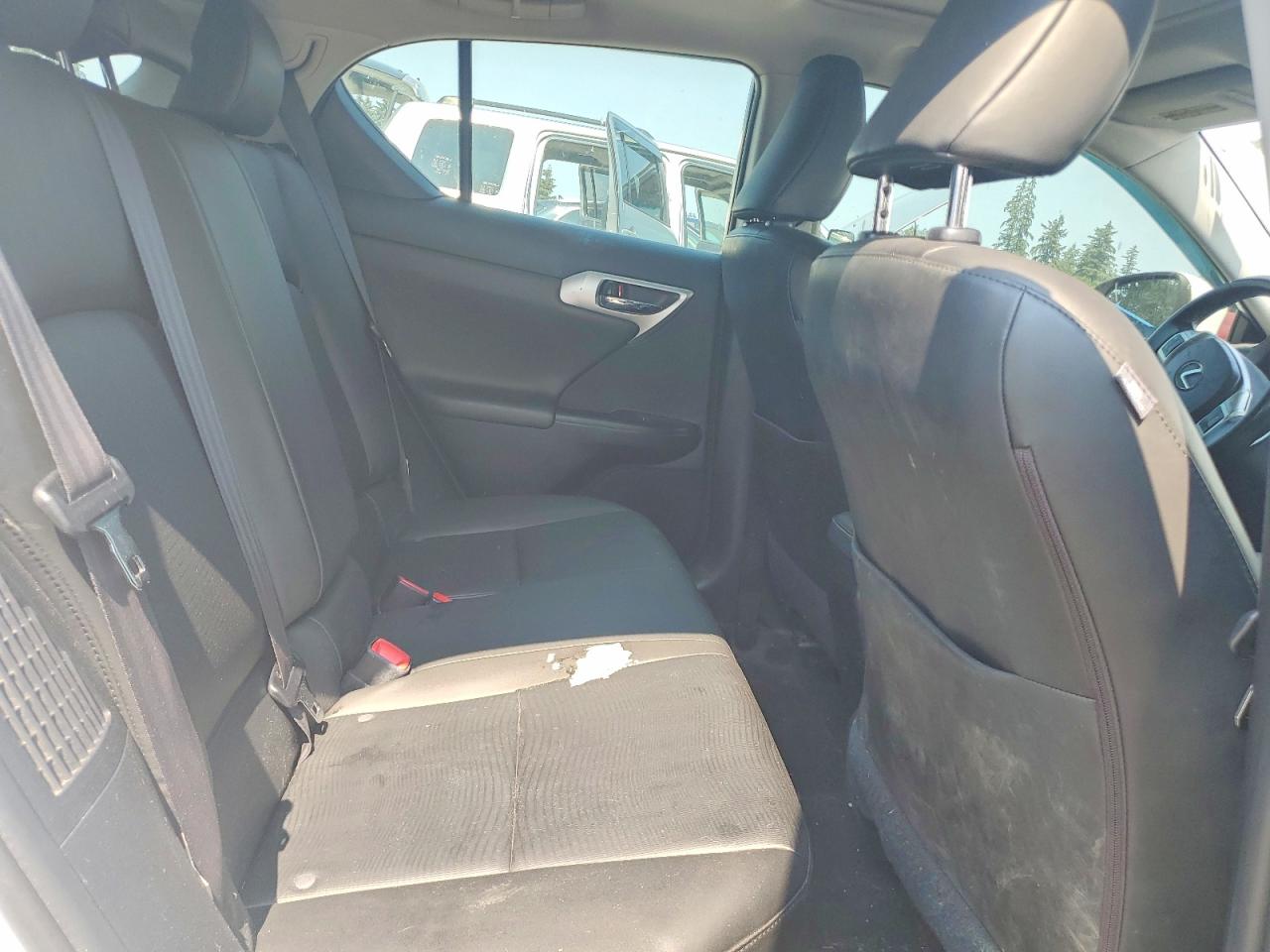 2012 Lexus Ct 200 White vin: JTHKD5BH9C2069449