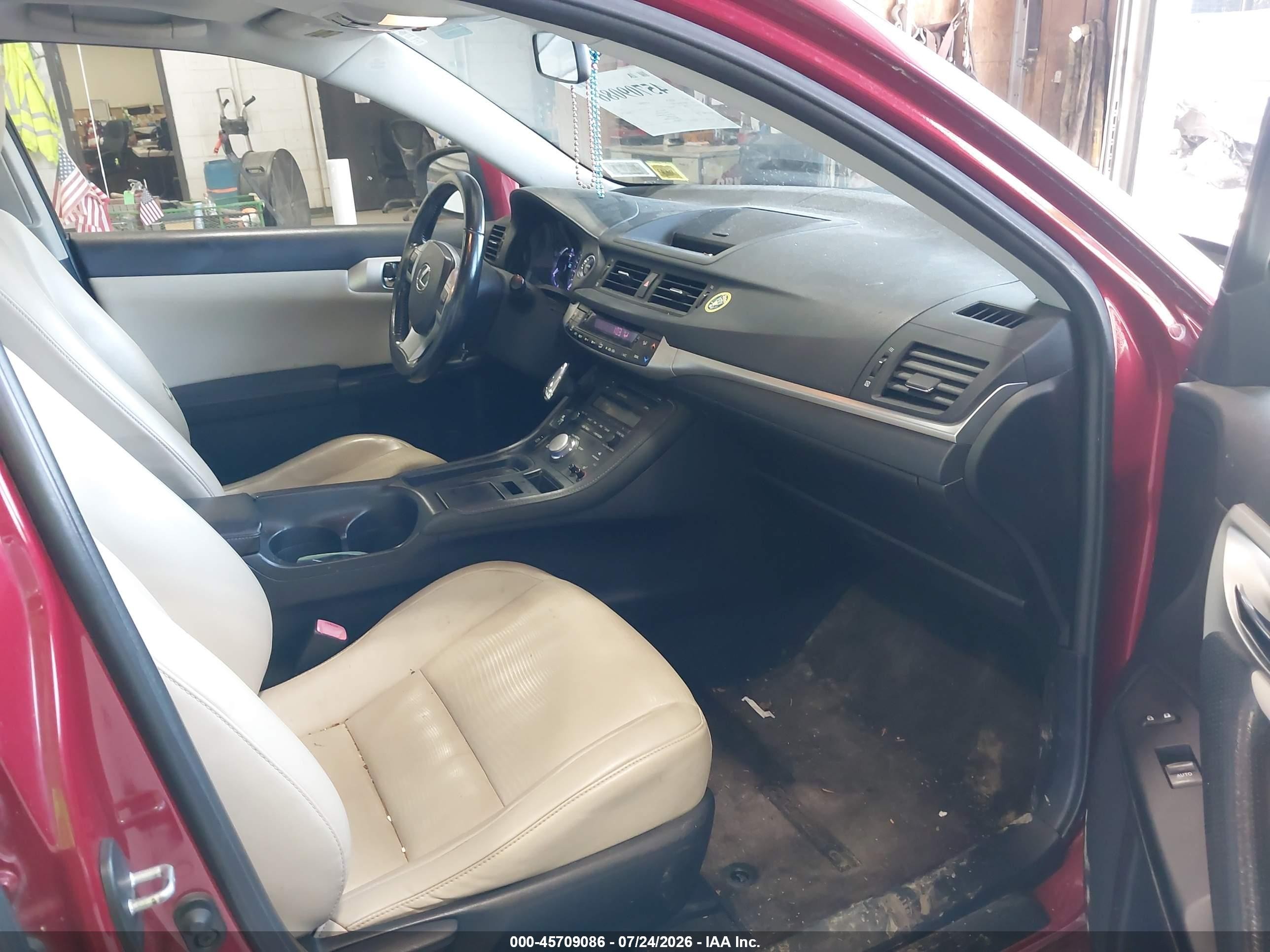 2012 Lexus Ct 200h Premium Red vin: JTHKD5BH9C2108573