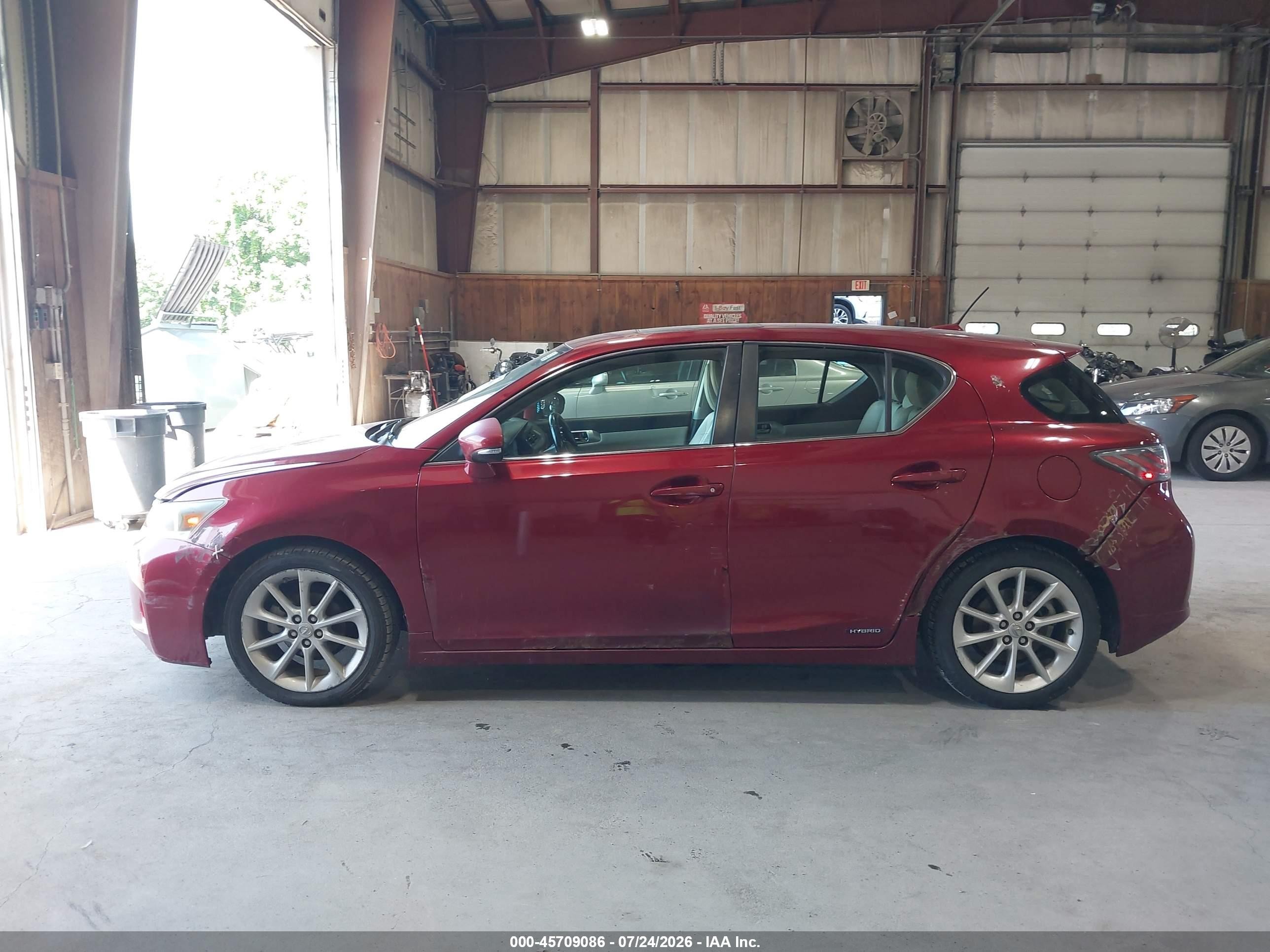 2012 Lexus Ct 200h Premium Red vin: JTHKD5BH9C2108573