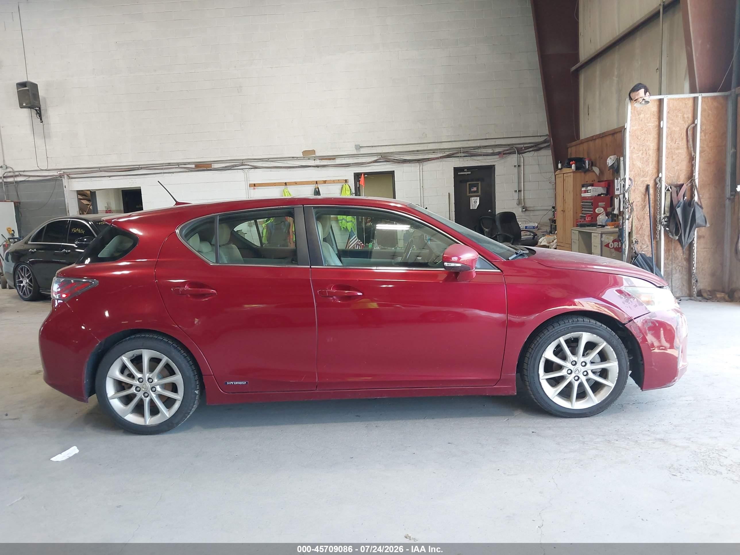 2012 Lexus Ct 200h Premium Red vin: JTHKD5BH9C2108573