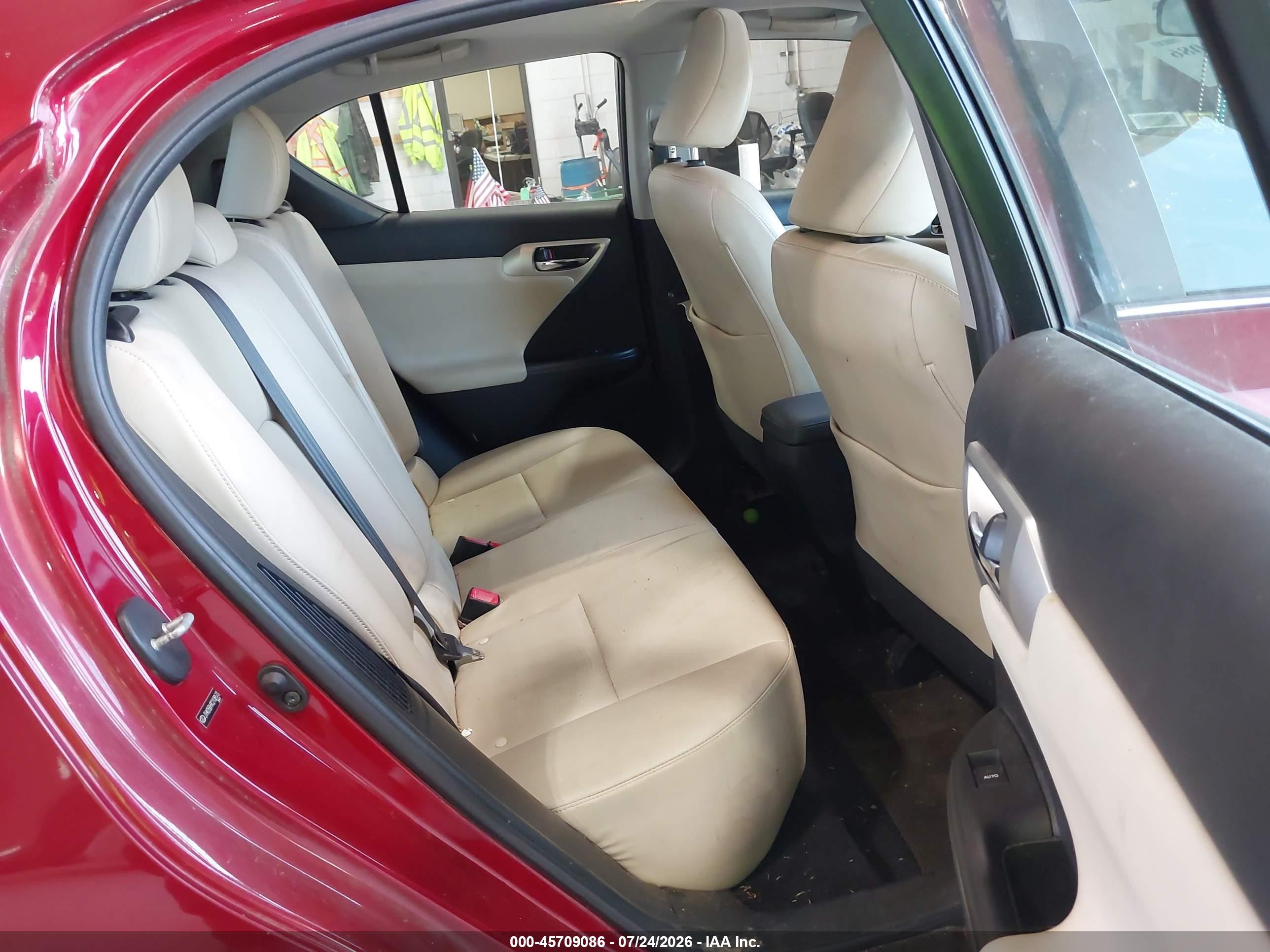 2012 Lexus Ct 200h Premium Red vin: JTHKD5BH9C2108573