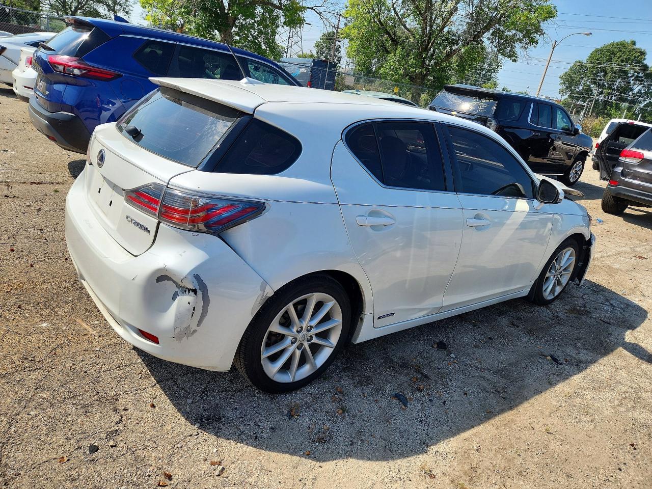 2013 Lexus Ct 200 White vin: JTHKD5BH9D2126203
