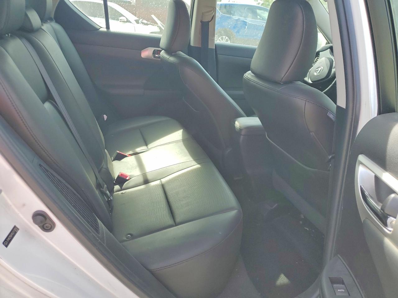 2013 Lexus Ct 200 White vin: JTHKD5BH9D2134267