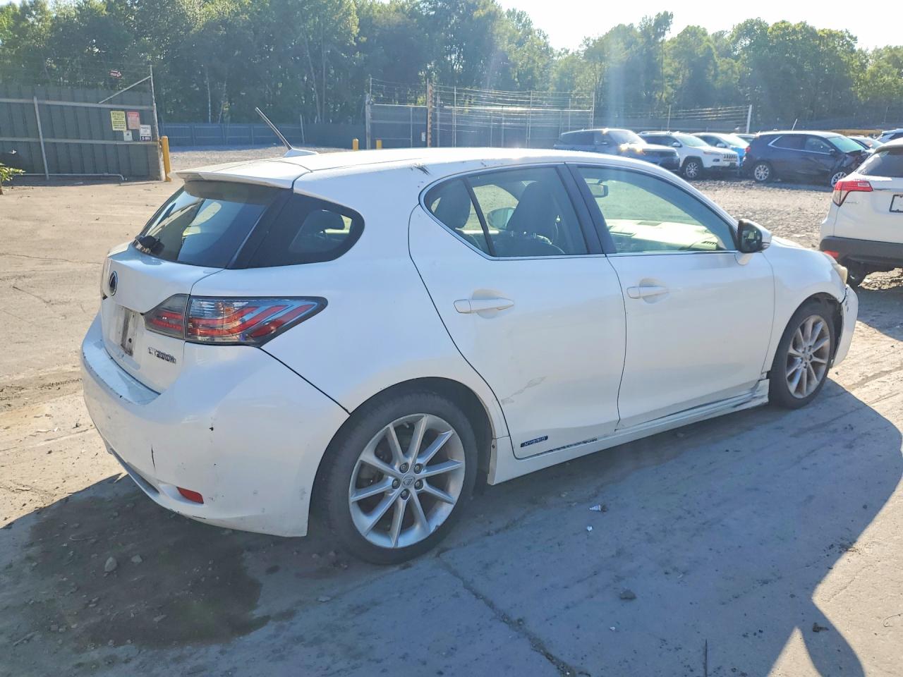 2013 Lexus Ct 200 White vin: JTHKD5BH9D2171514