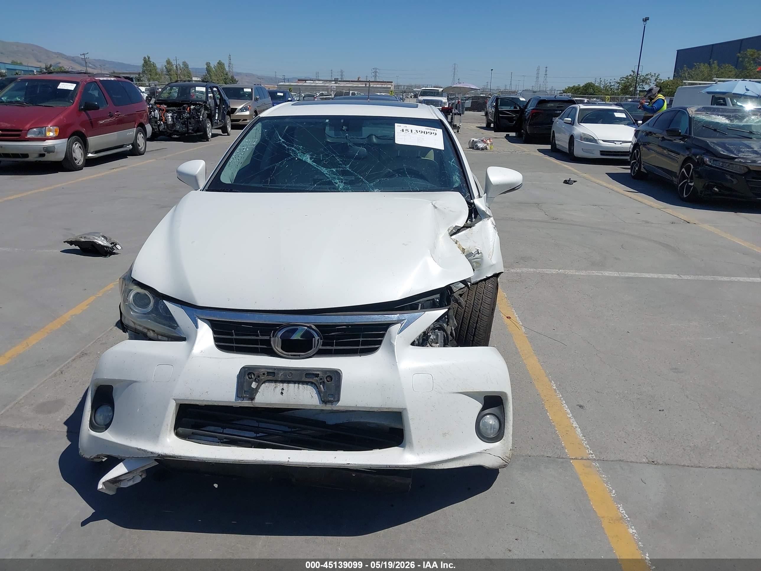 2013 Lexus Ct 200h   White vin: JTHKD5BH9D2172873